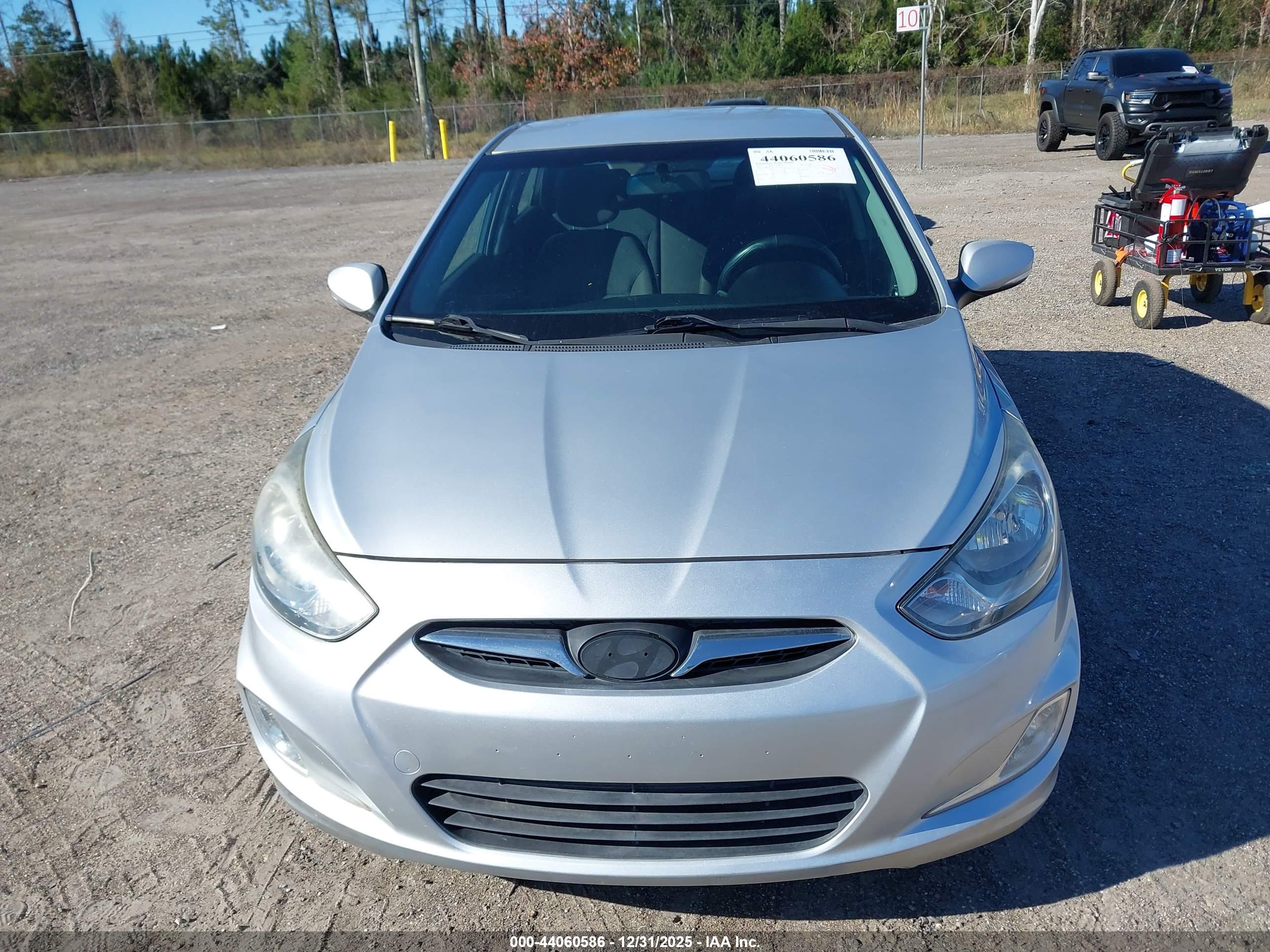 HYUNDAI ACCENT image 6