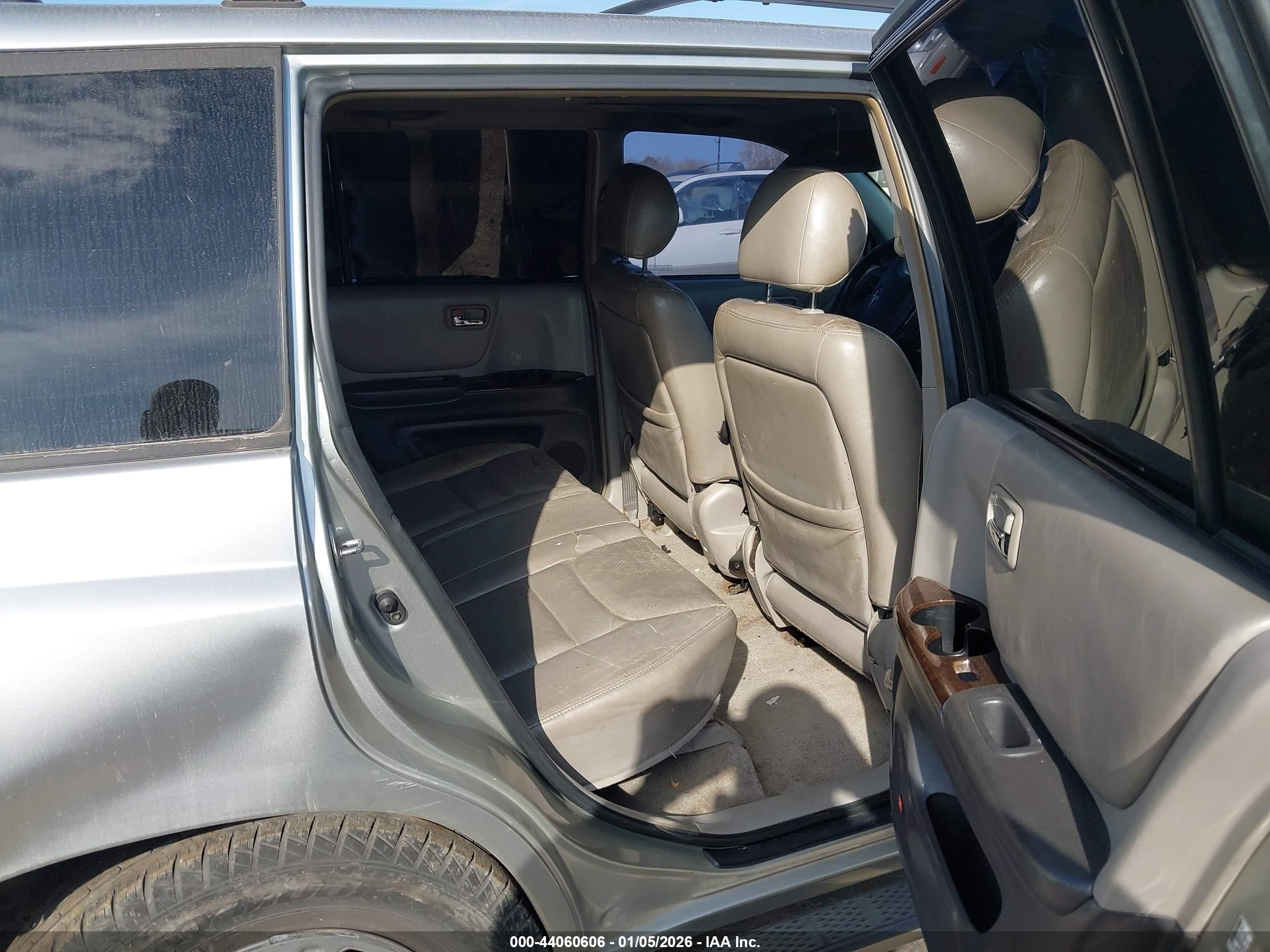 TOYOTA HIGHLANDER image 8