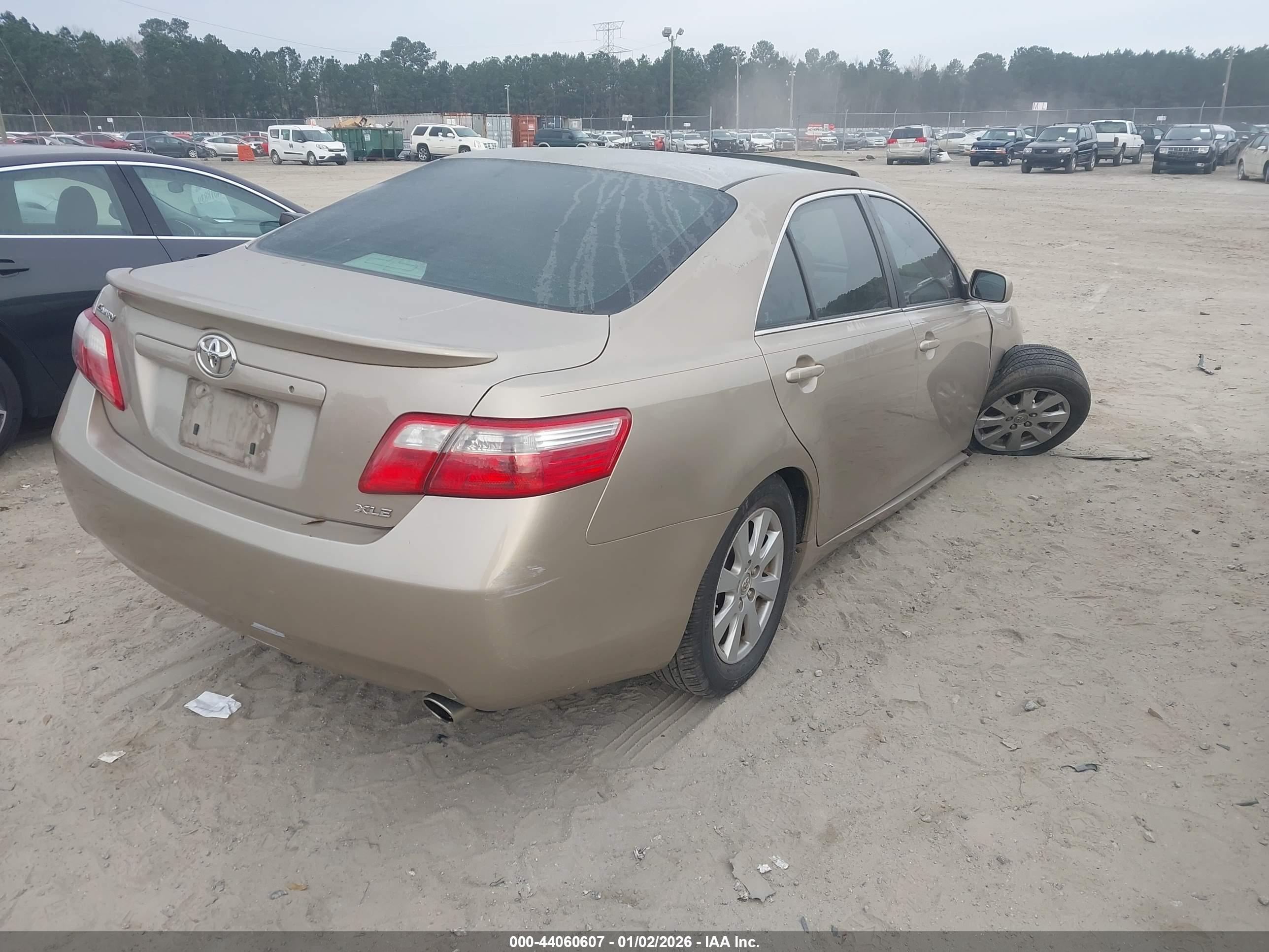 TOYOTA CAMRY image 4
