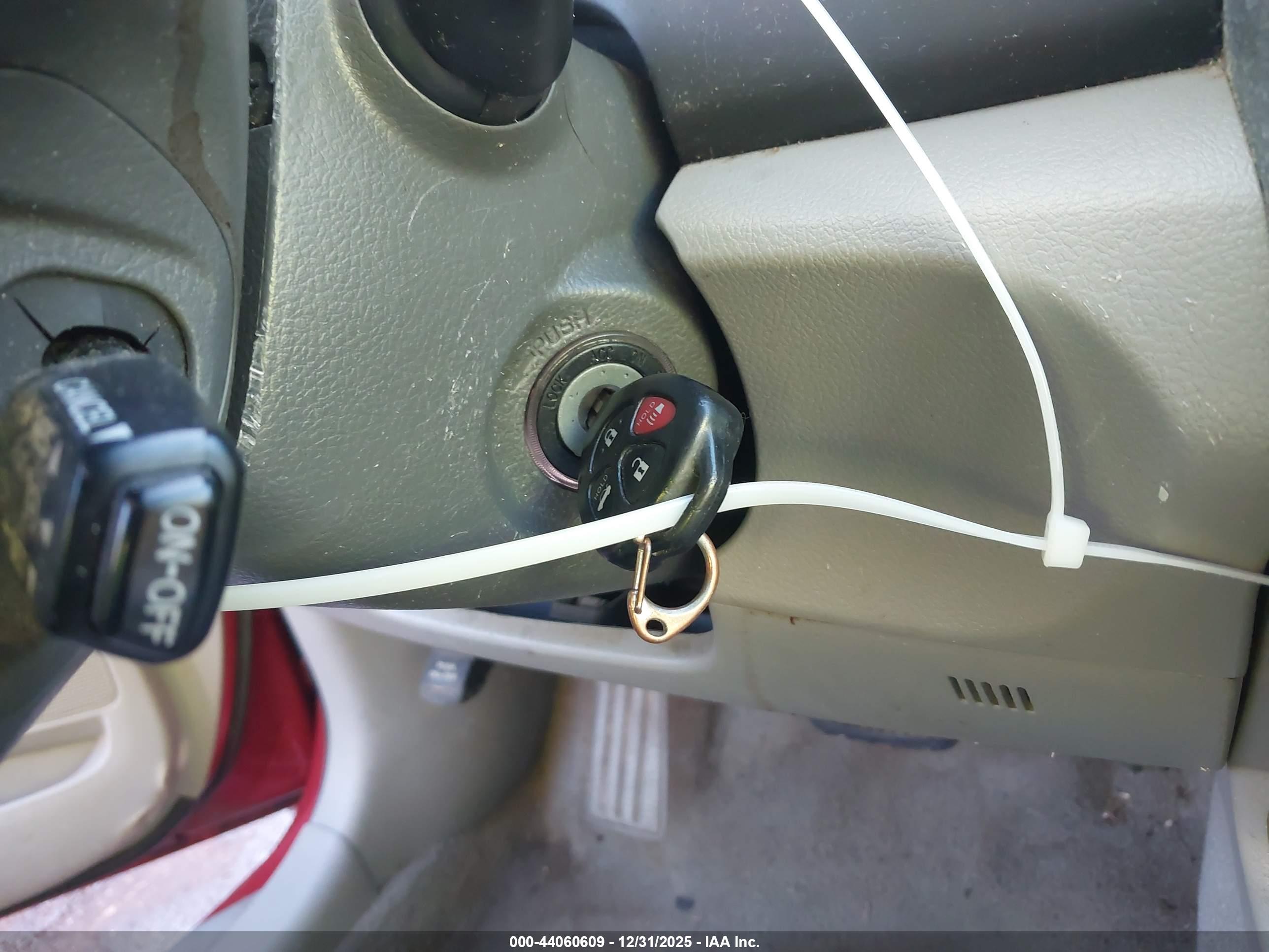 TOYOTA CAMRY image 11