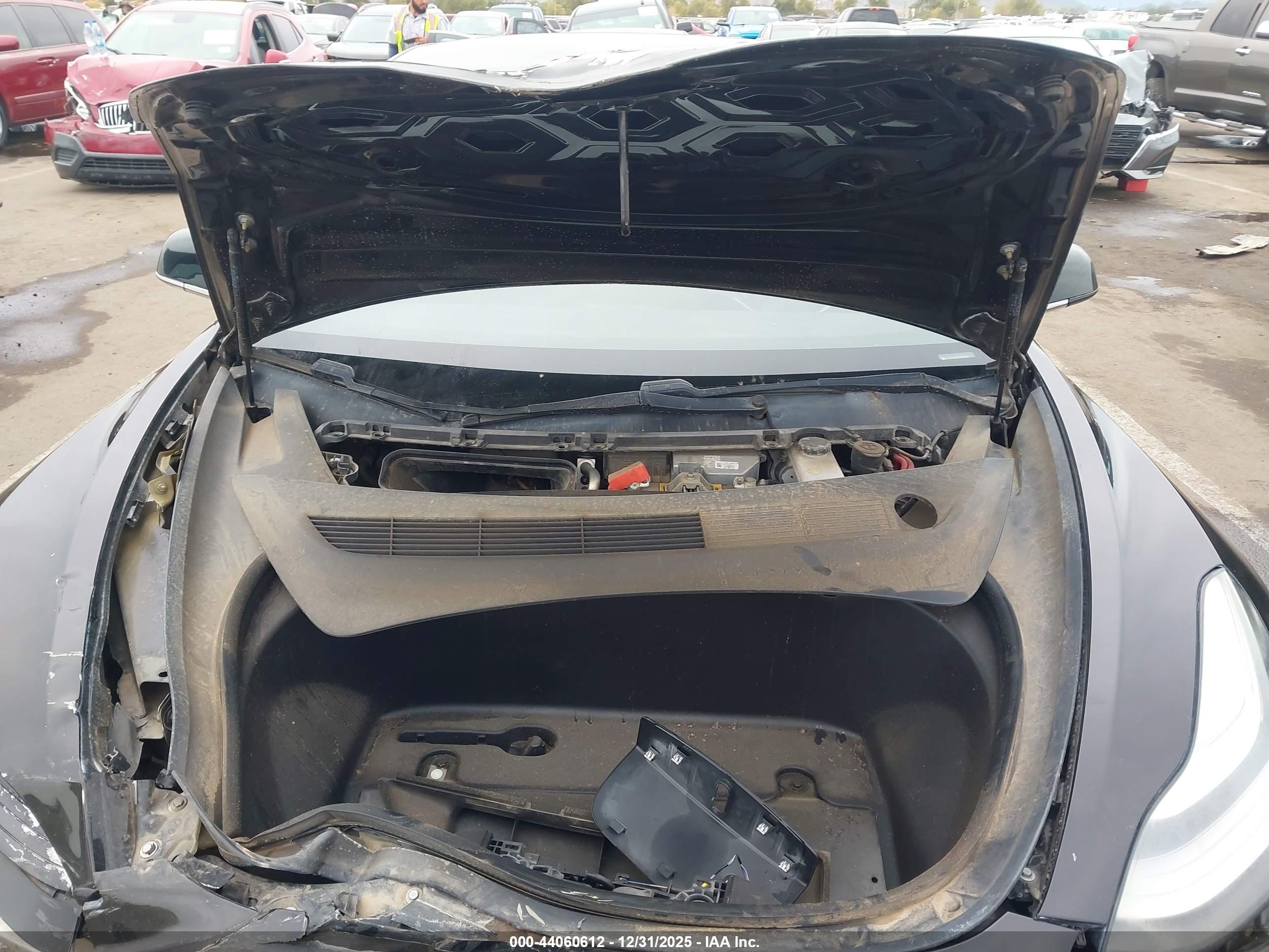 TESLA MODEL image 10