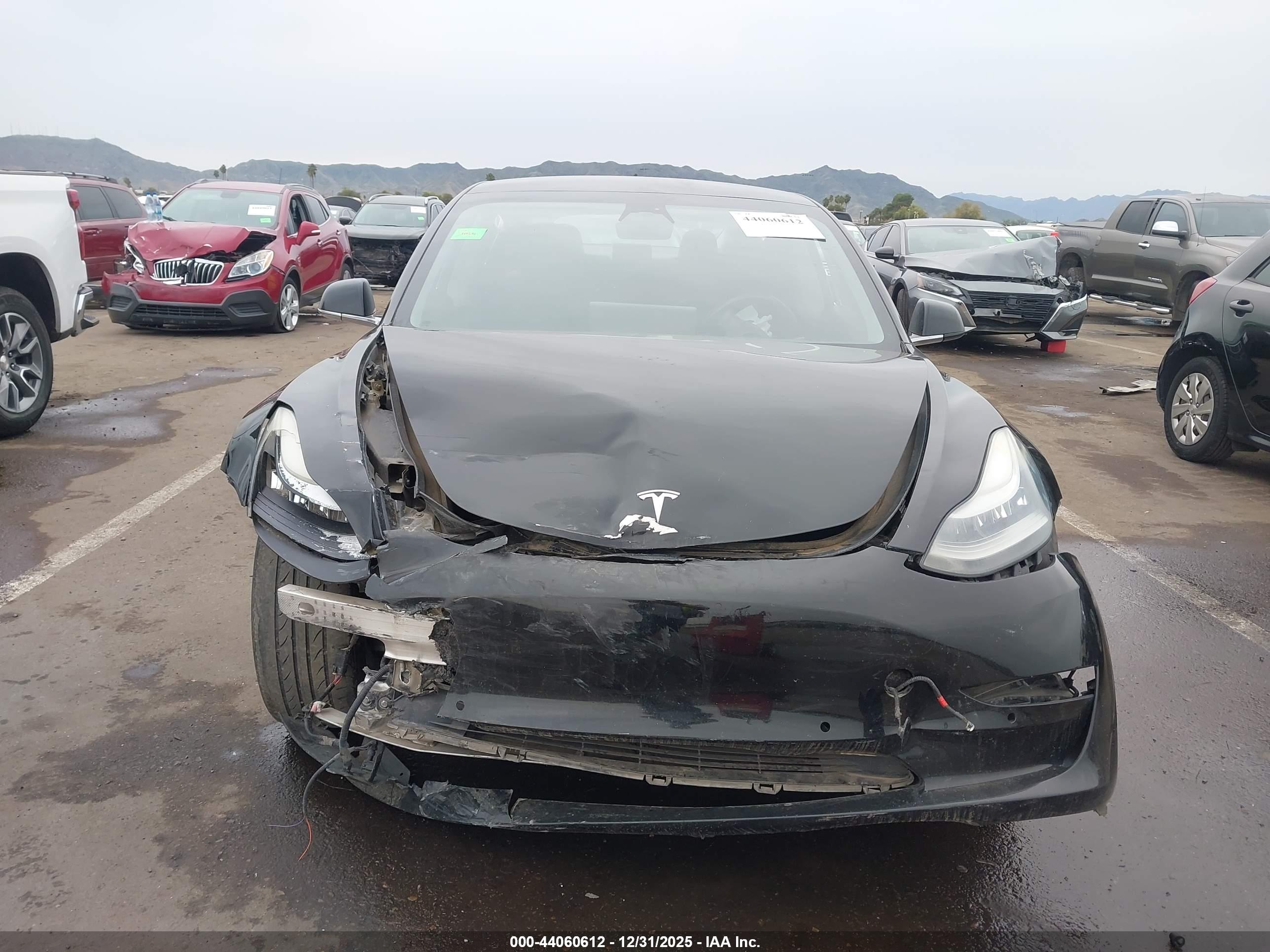 TESLA MODEL image 6