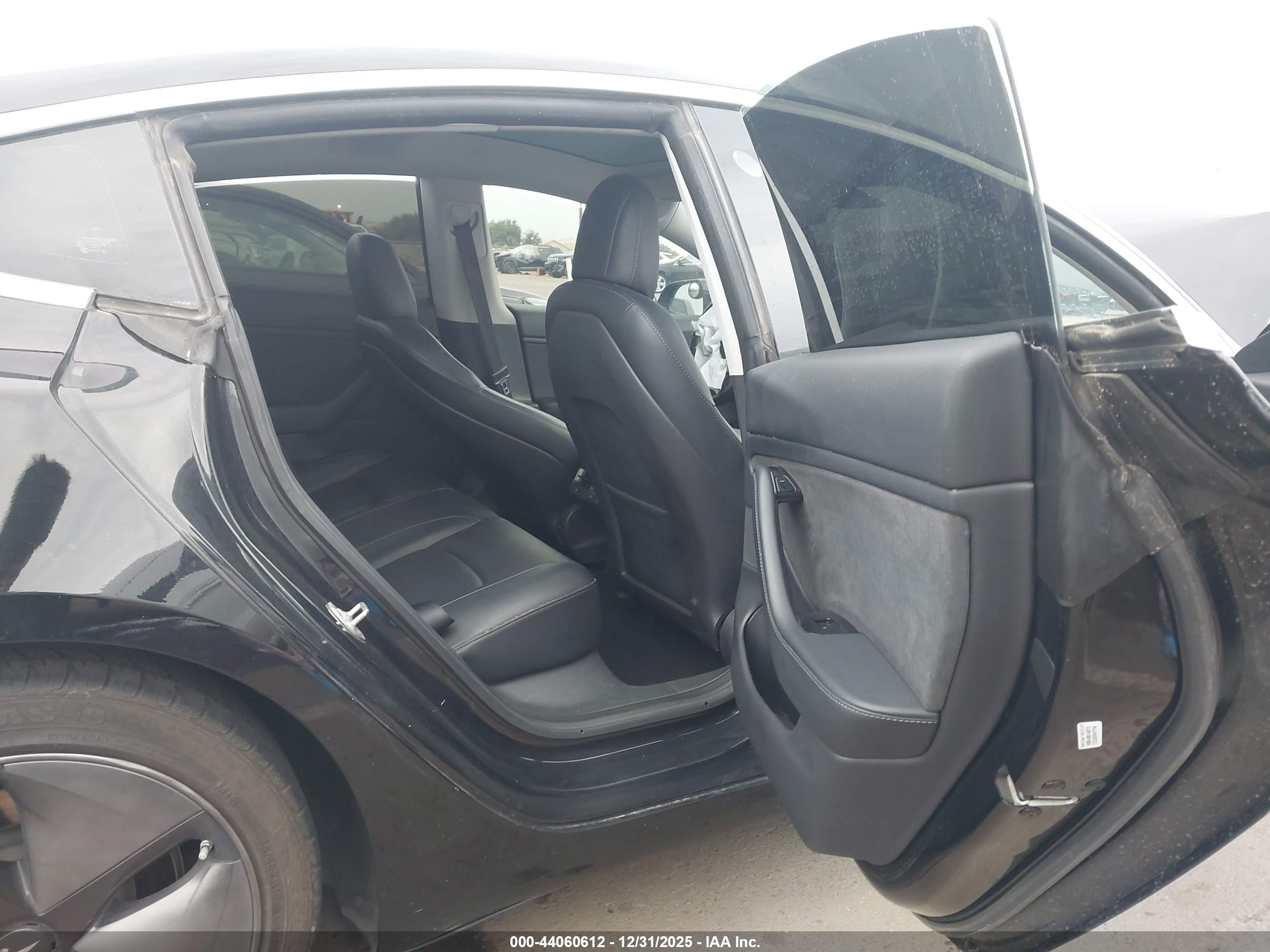 TESLA MODEL image 8