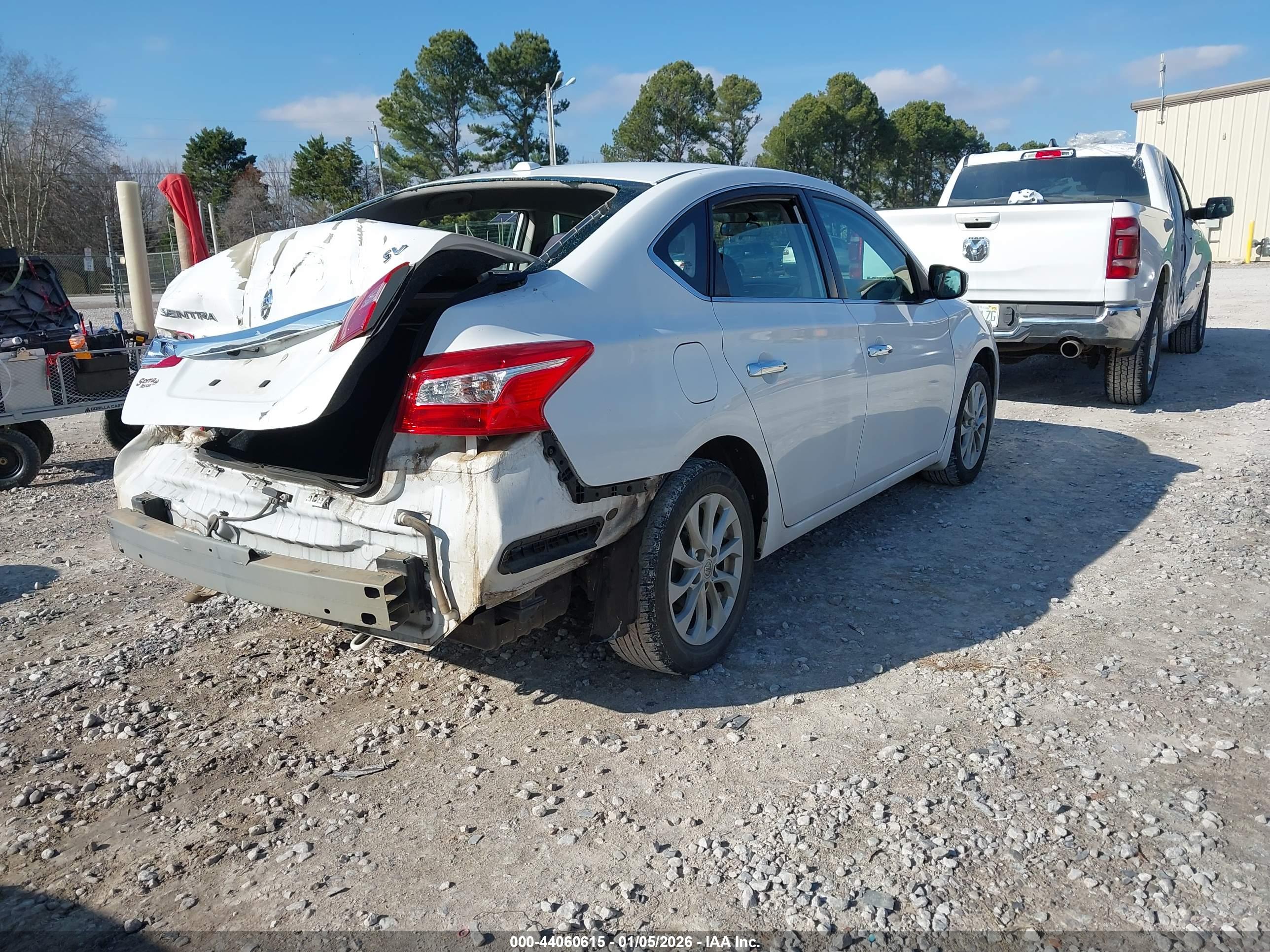 NISSAN SENTRA image 4