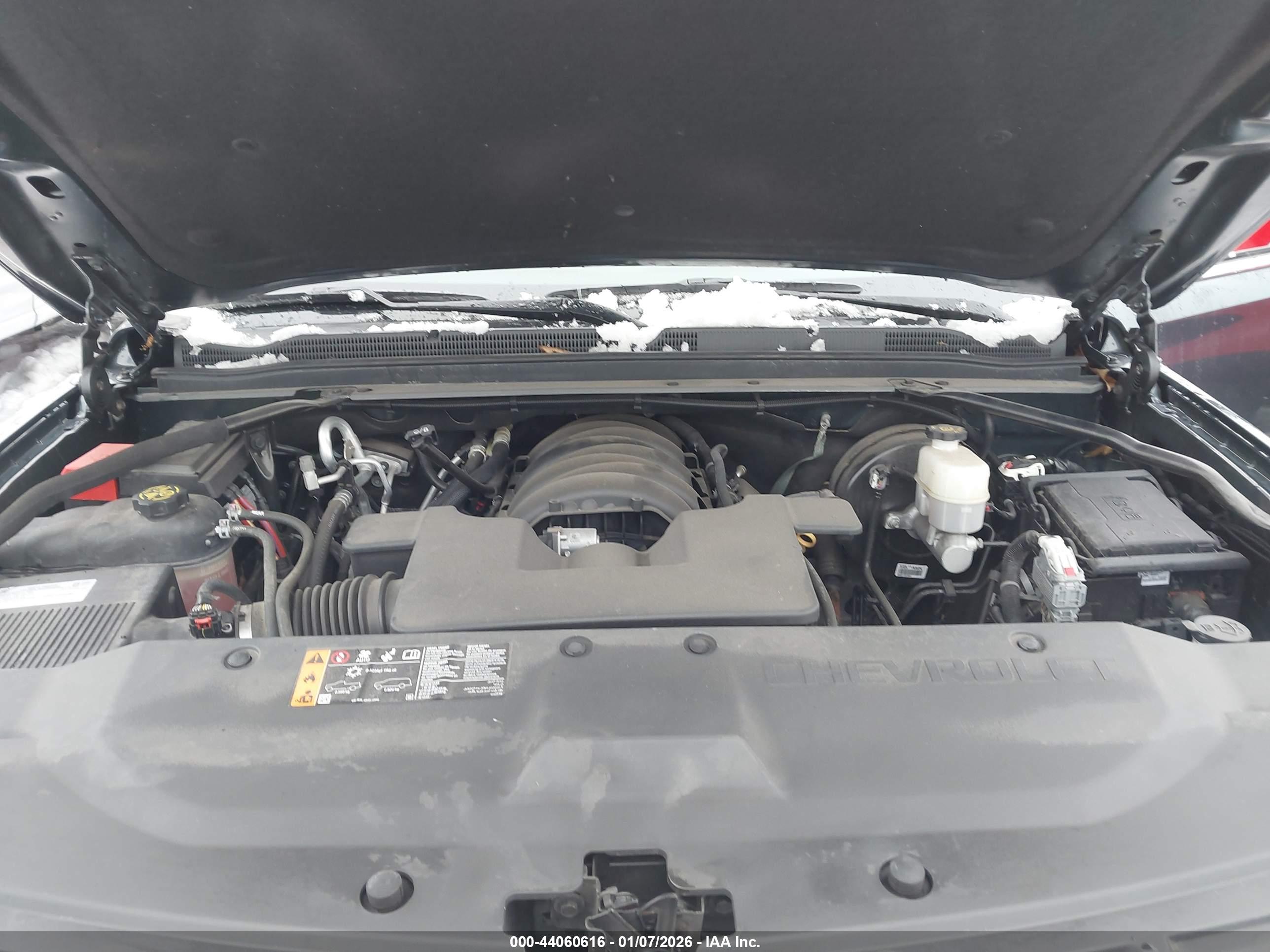 CHEVROLET SUBURBAN image 10