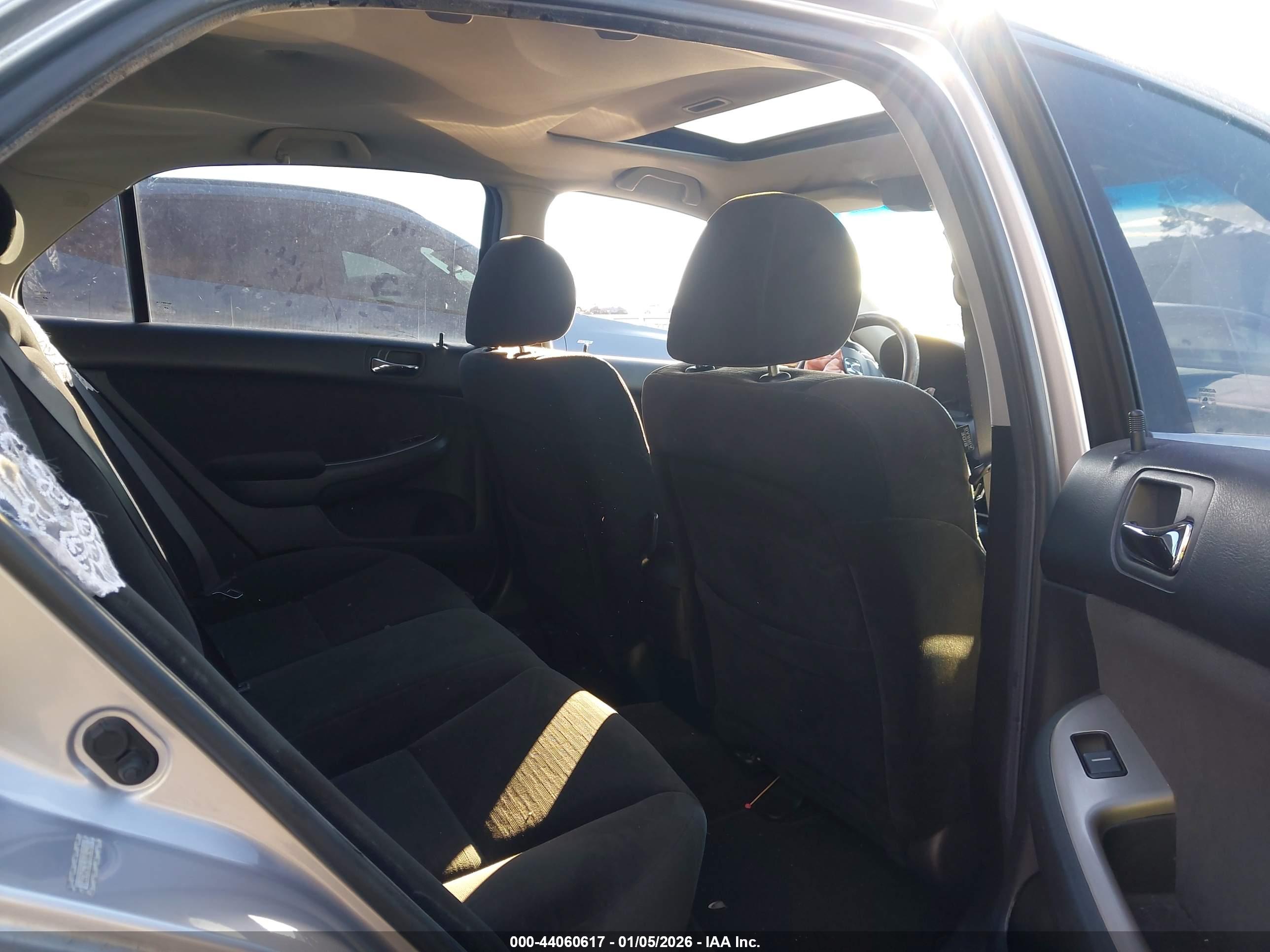 HONDA ACCORD image 8