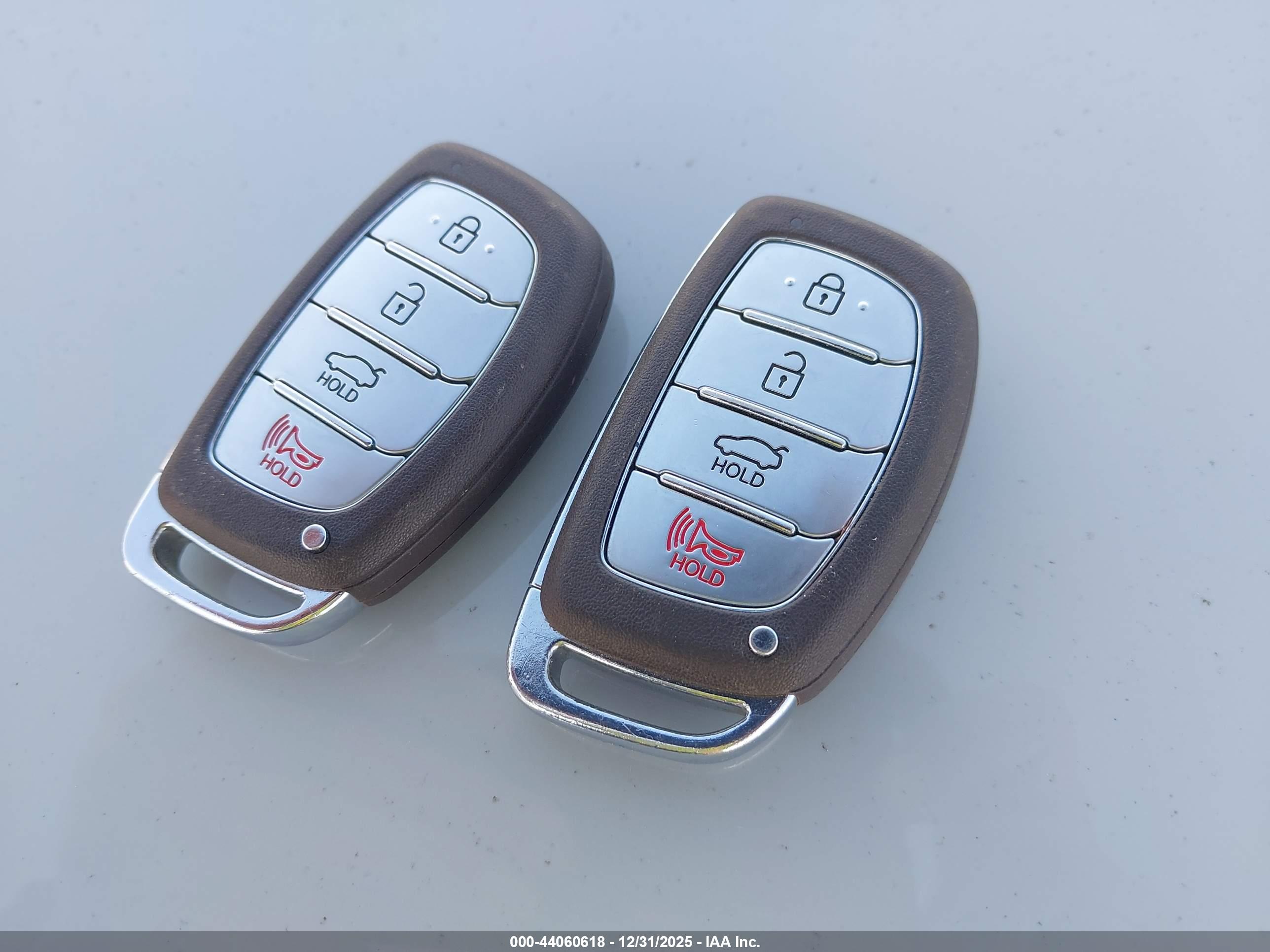 HYUNDAI ELANTRA image 11