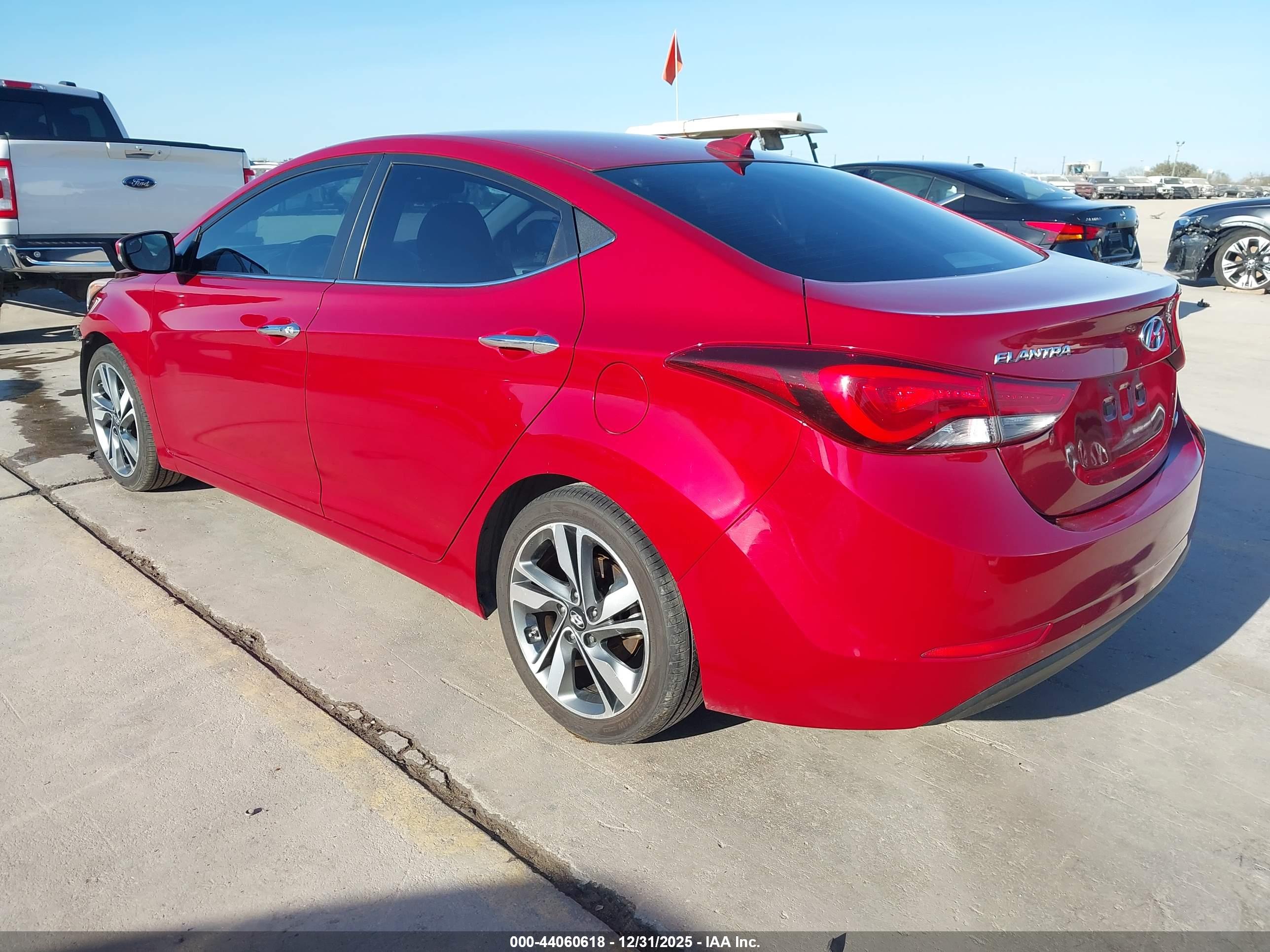 HYUNDAI ELANTRA image 3
