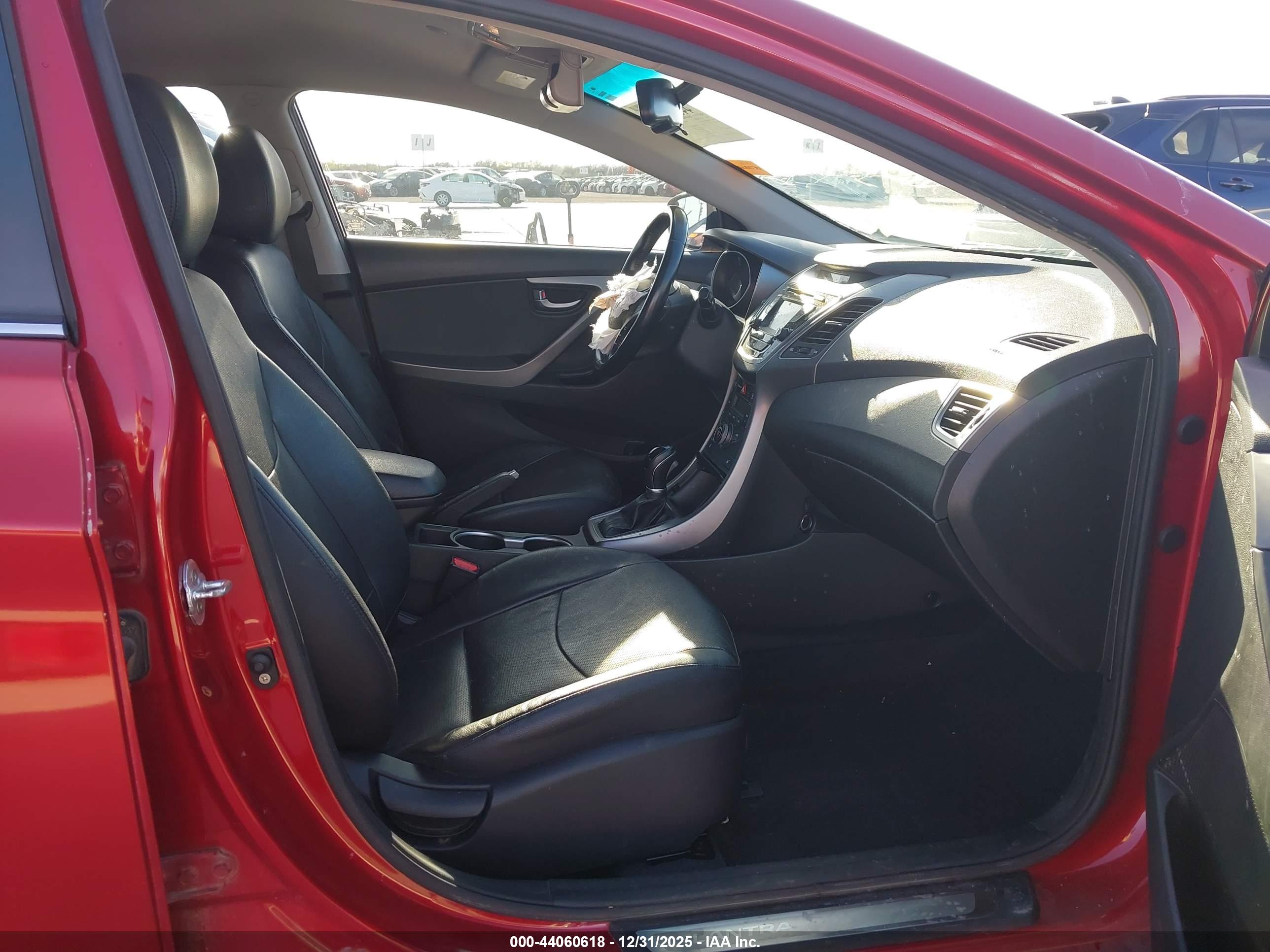 HYUNDAI ELANTRA image 5
