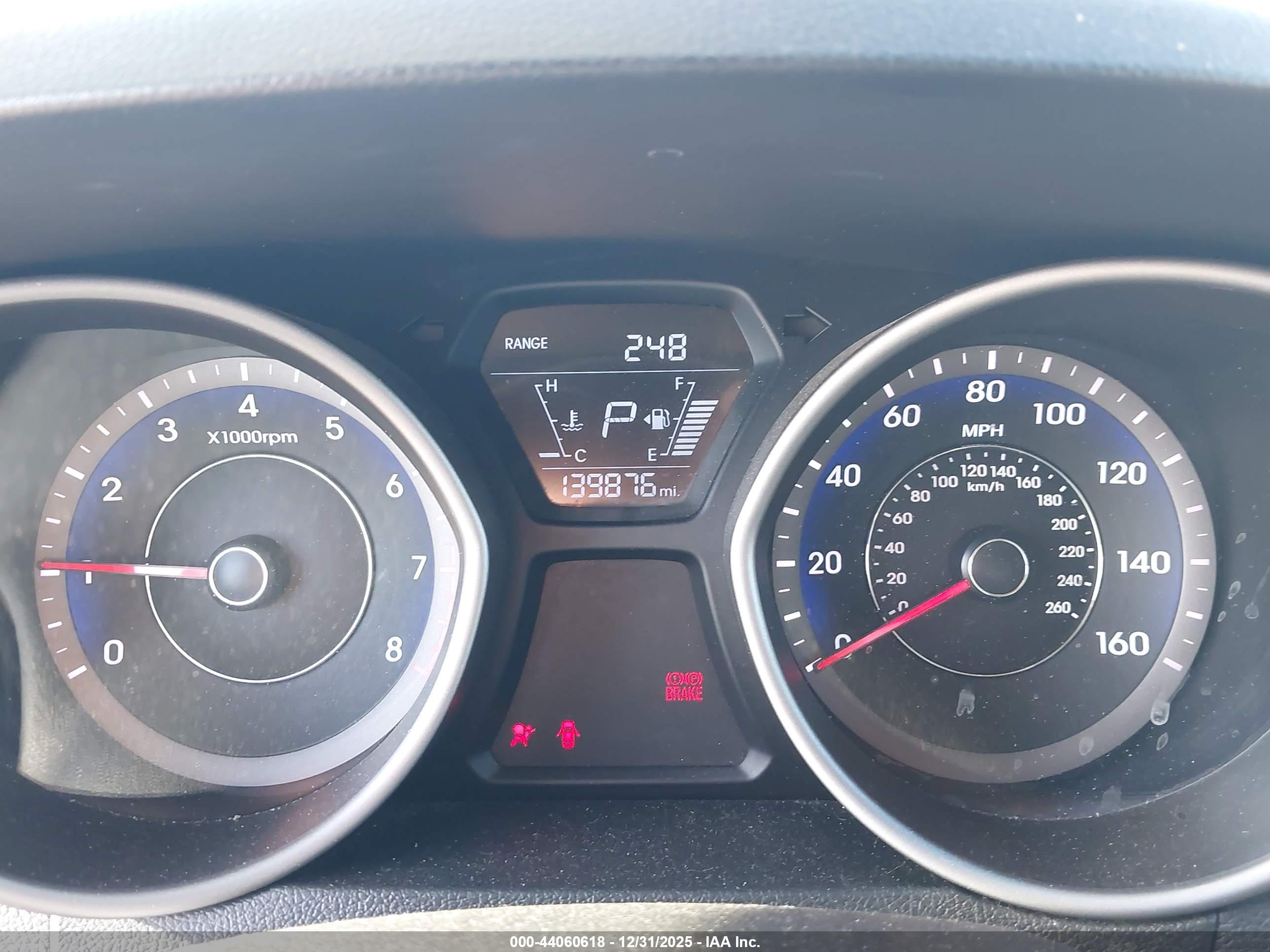 HYUNDAI ELANTRA image 7