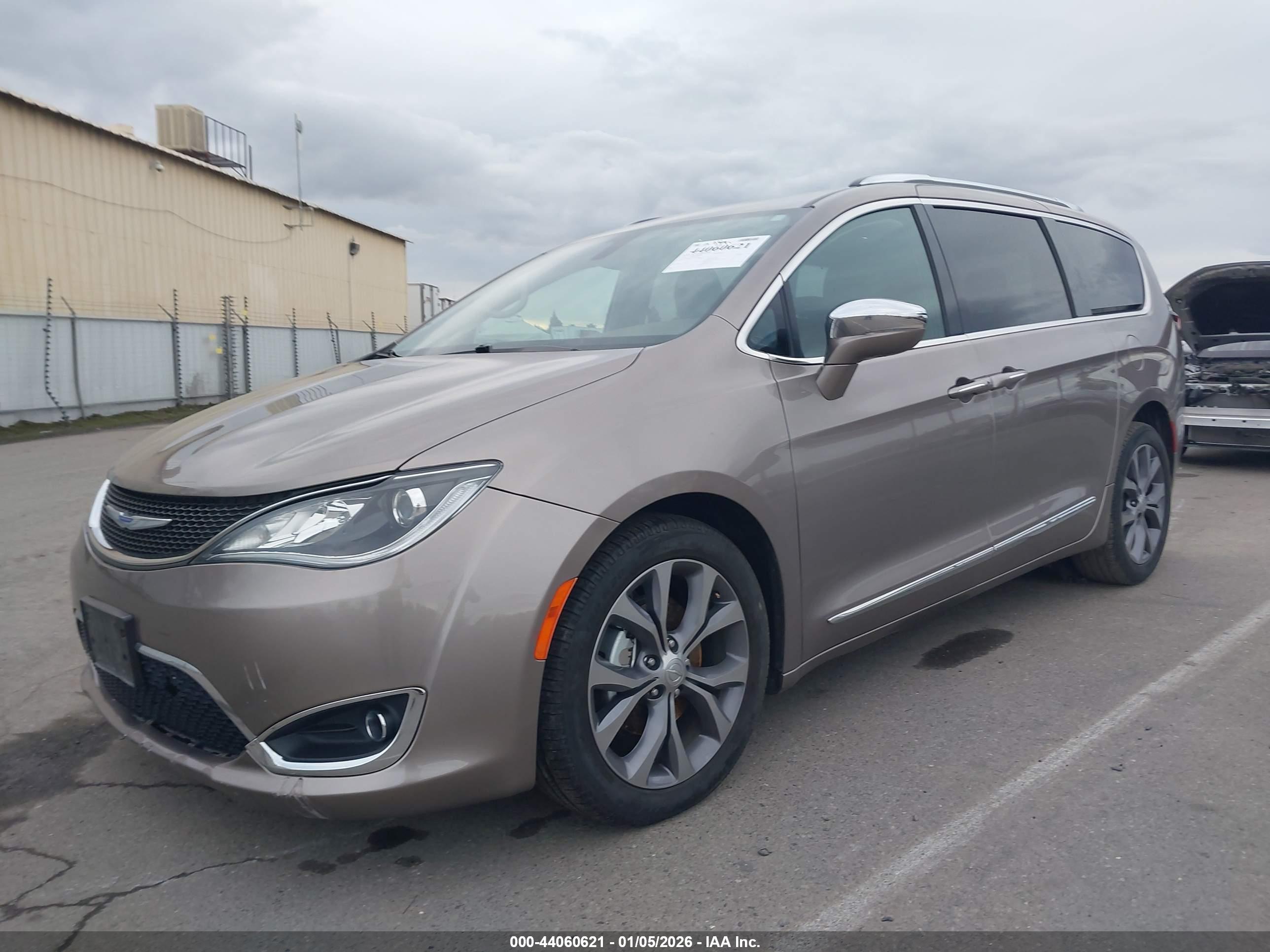 CHRYSLER PACIFICA image 2