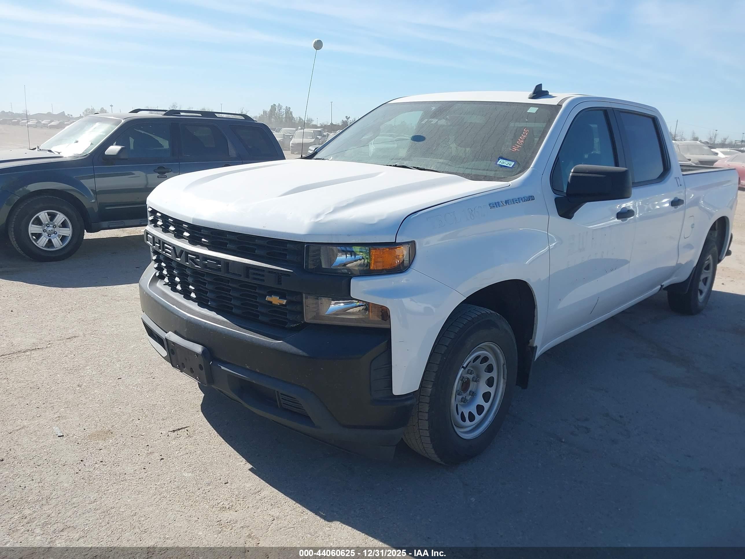 CHEVROLET SILVERADO image 2