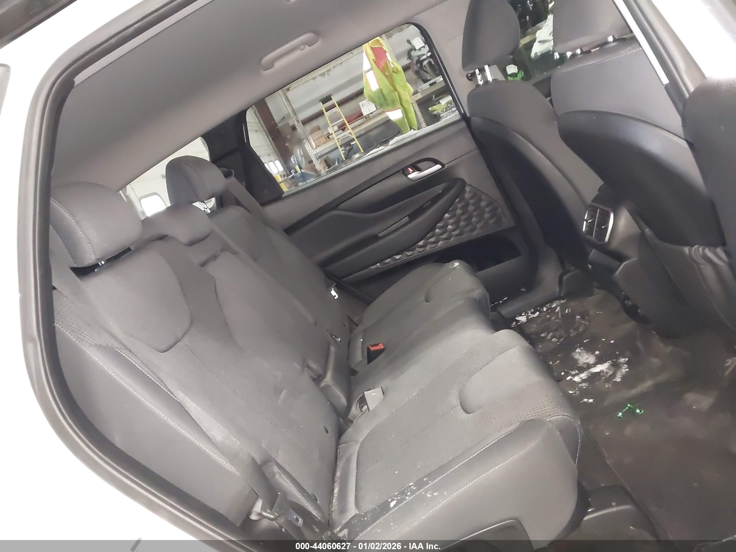 HYUNDAI SANTA image 8