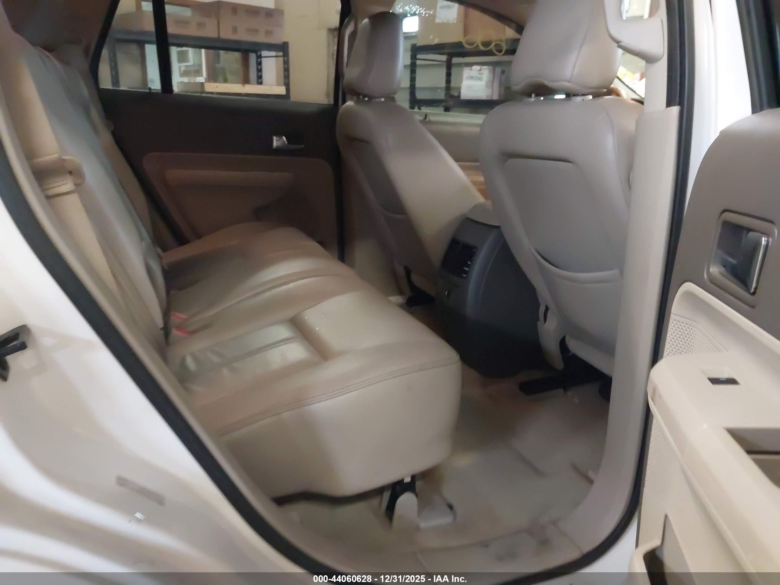 FORD EDGE image 8