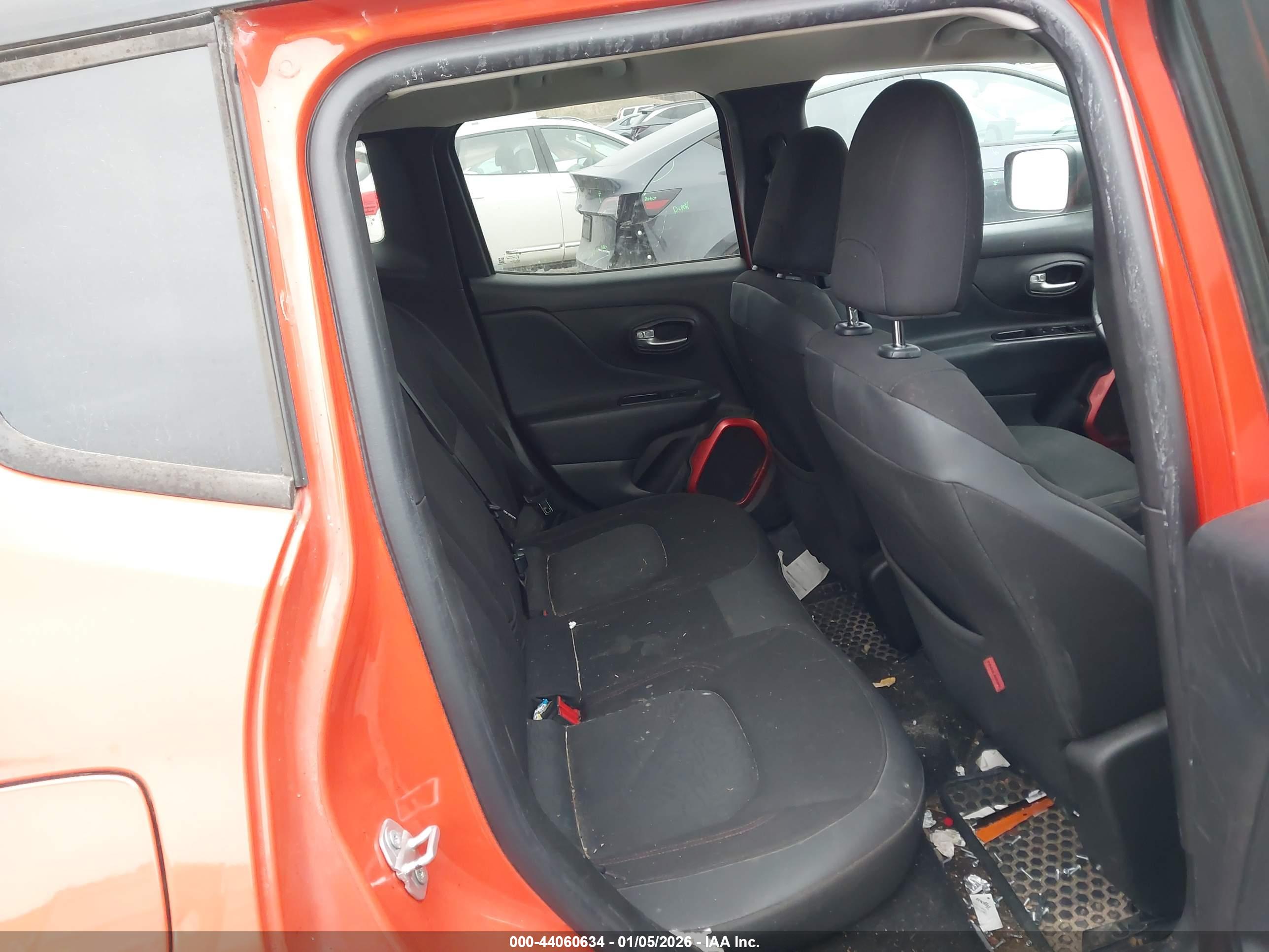 JEEP RENEGADE image 8