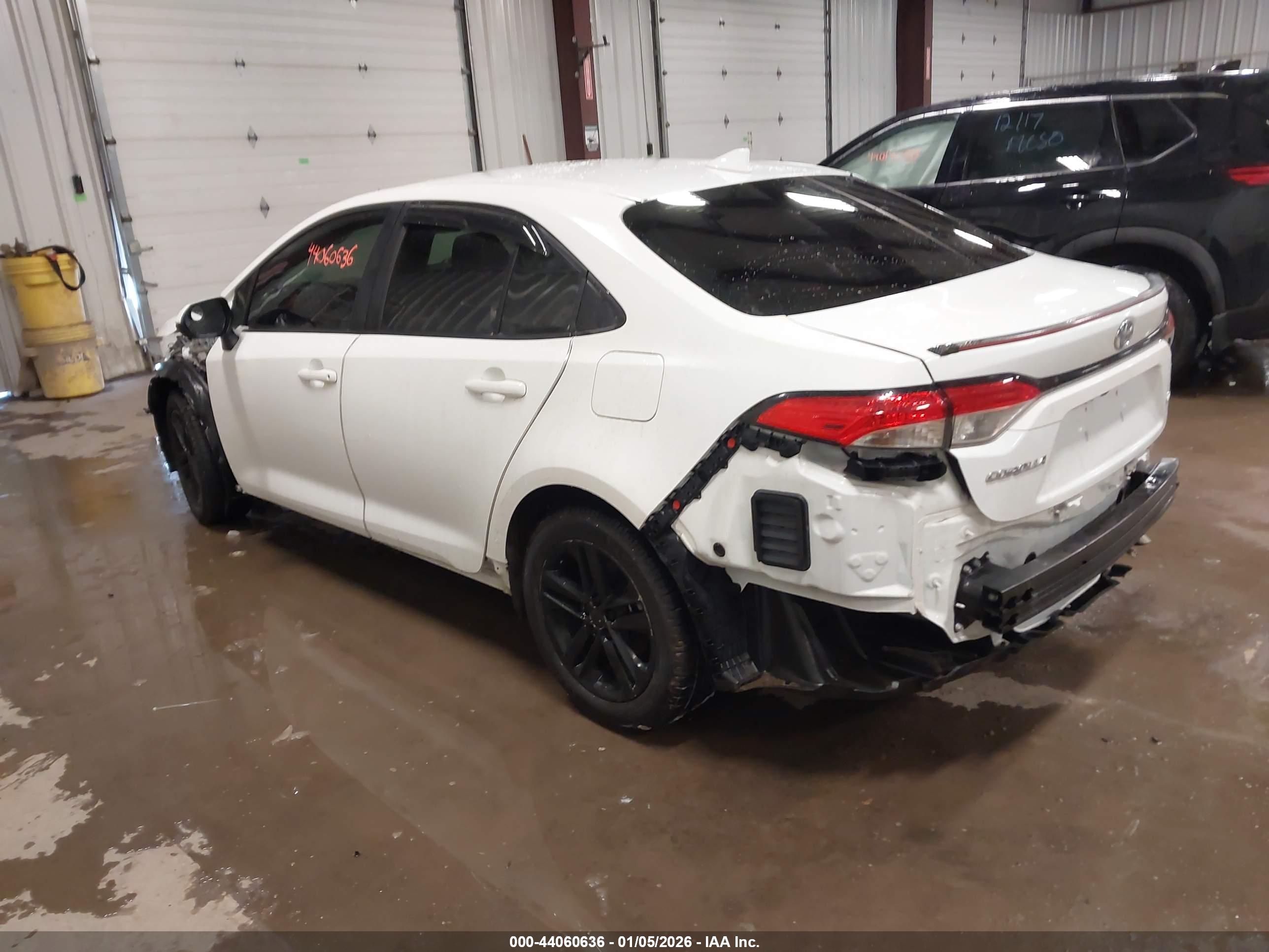 TOYOTA COROLLA image 3