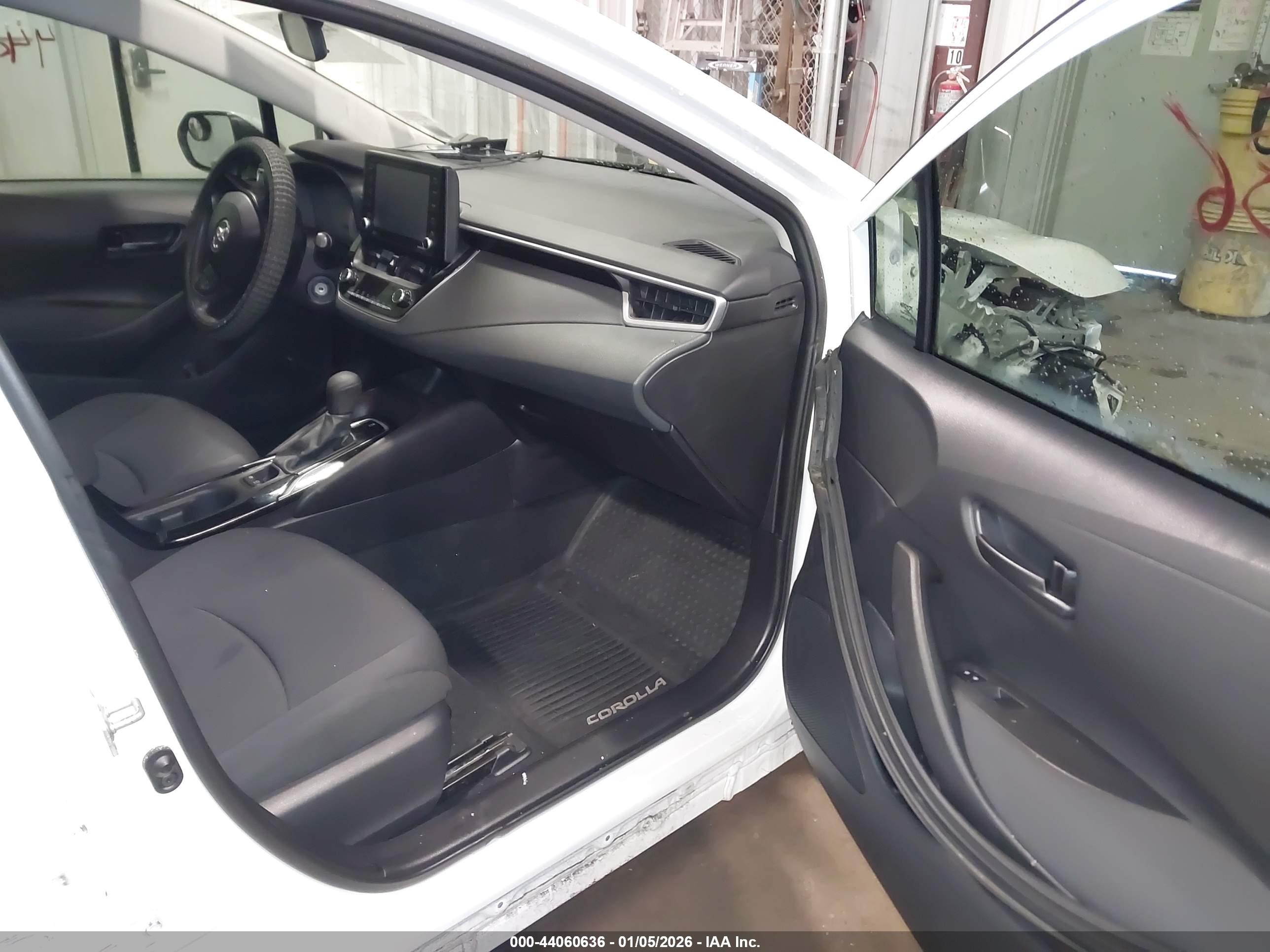 TOYOTA COROLLA image 5