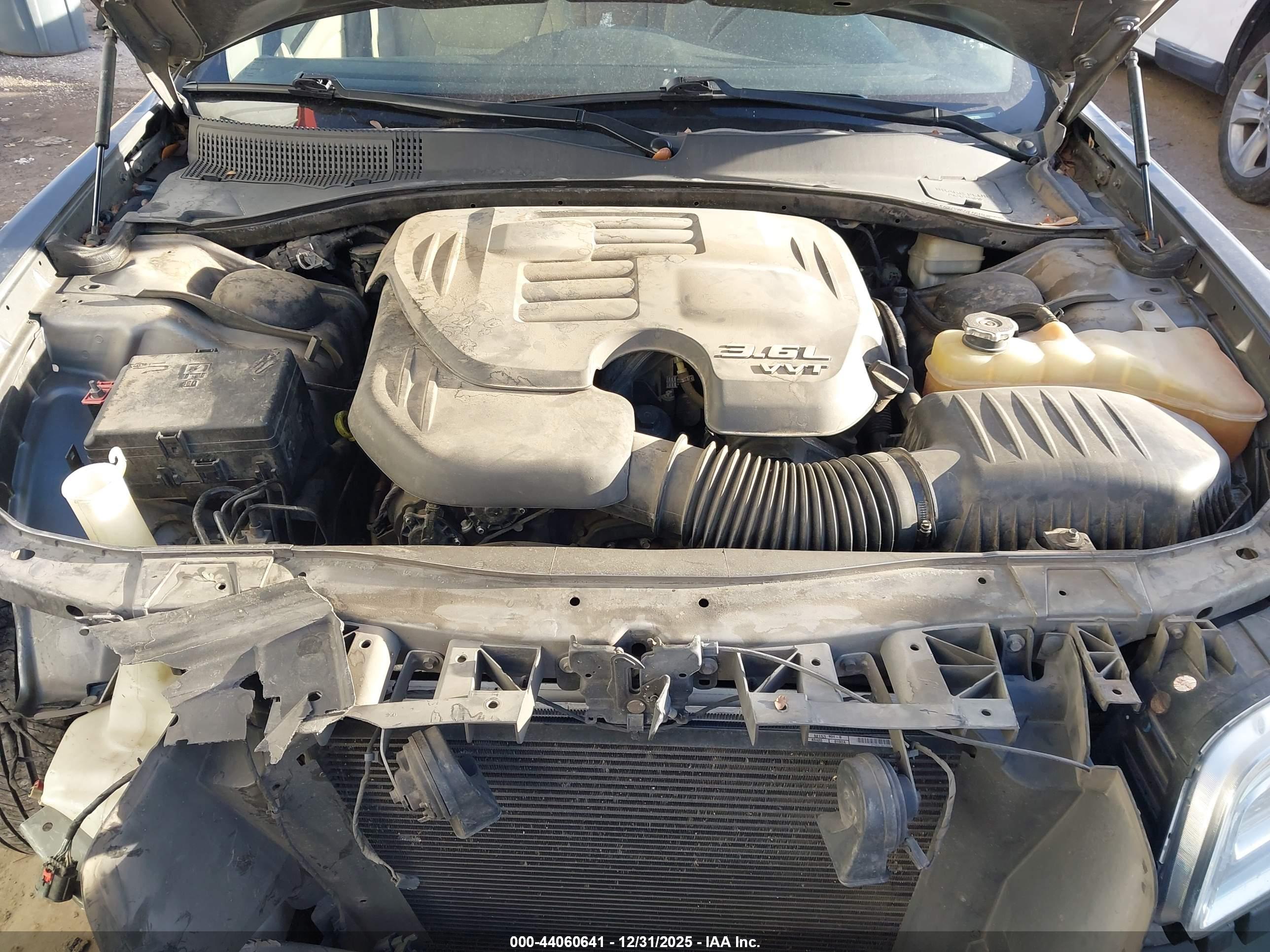 CHRYSLER 300 image 10
