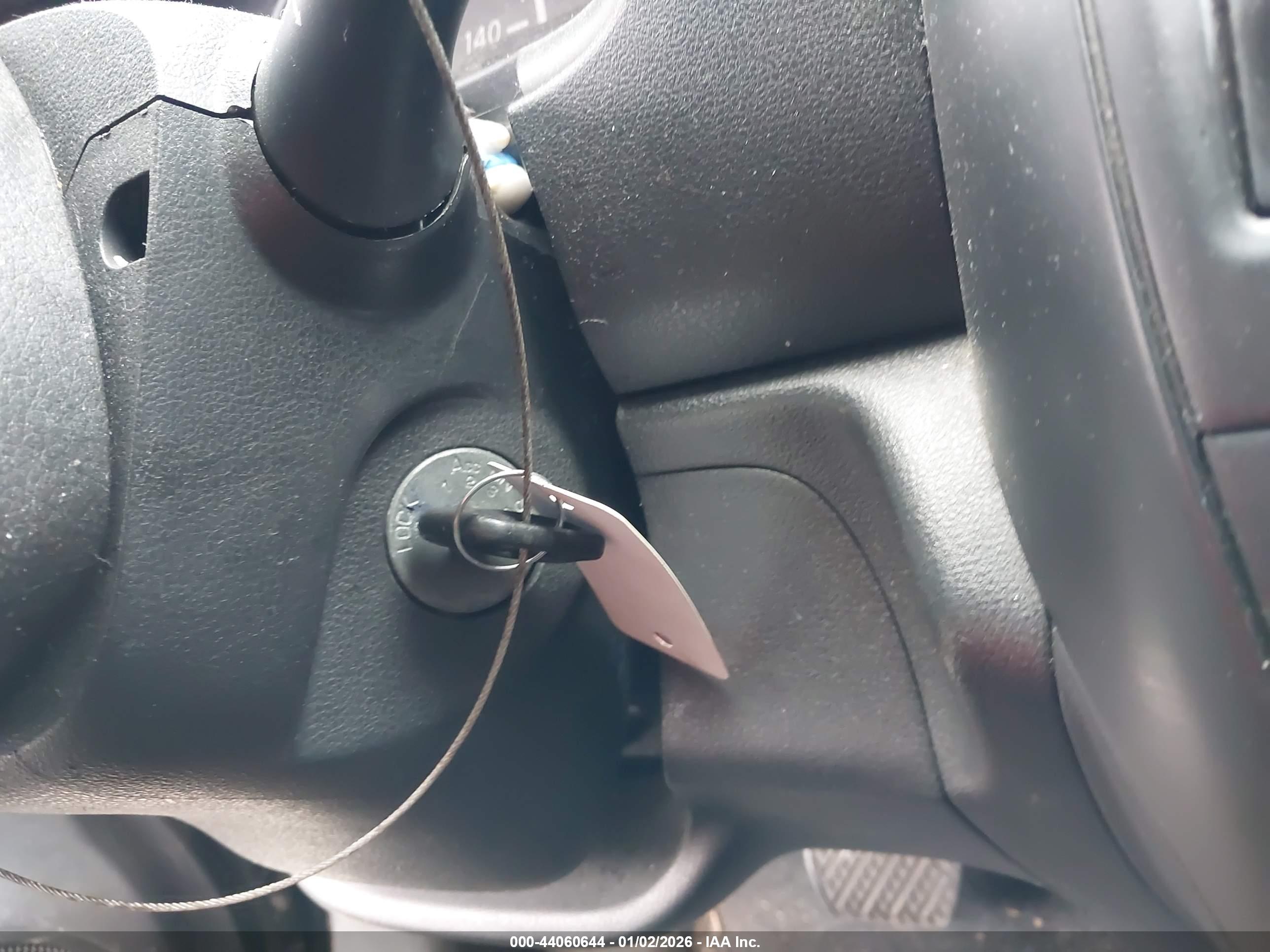 NISSAN VERSA image 11