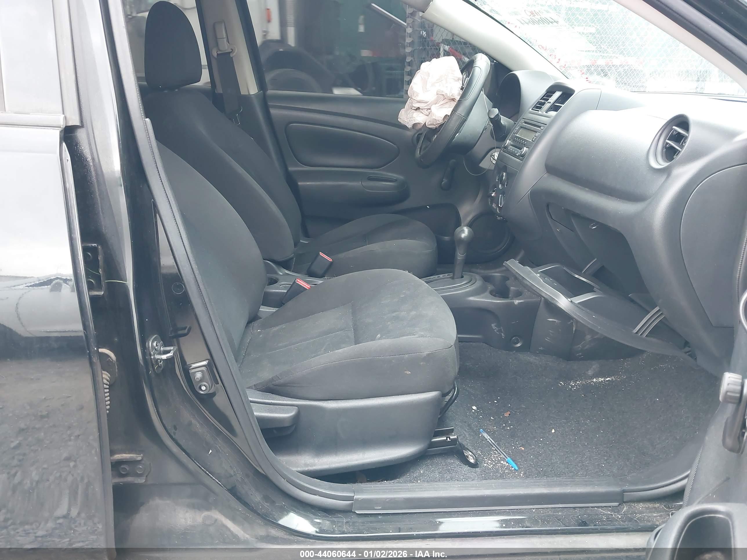 NISSAN VERSA image 5