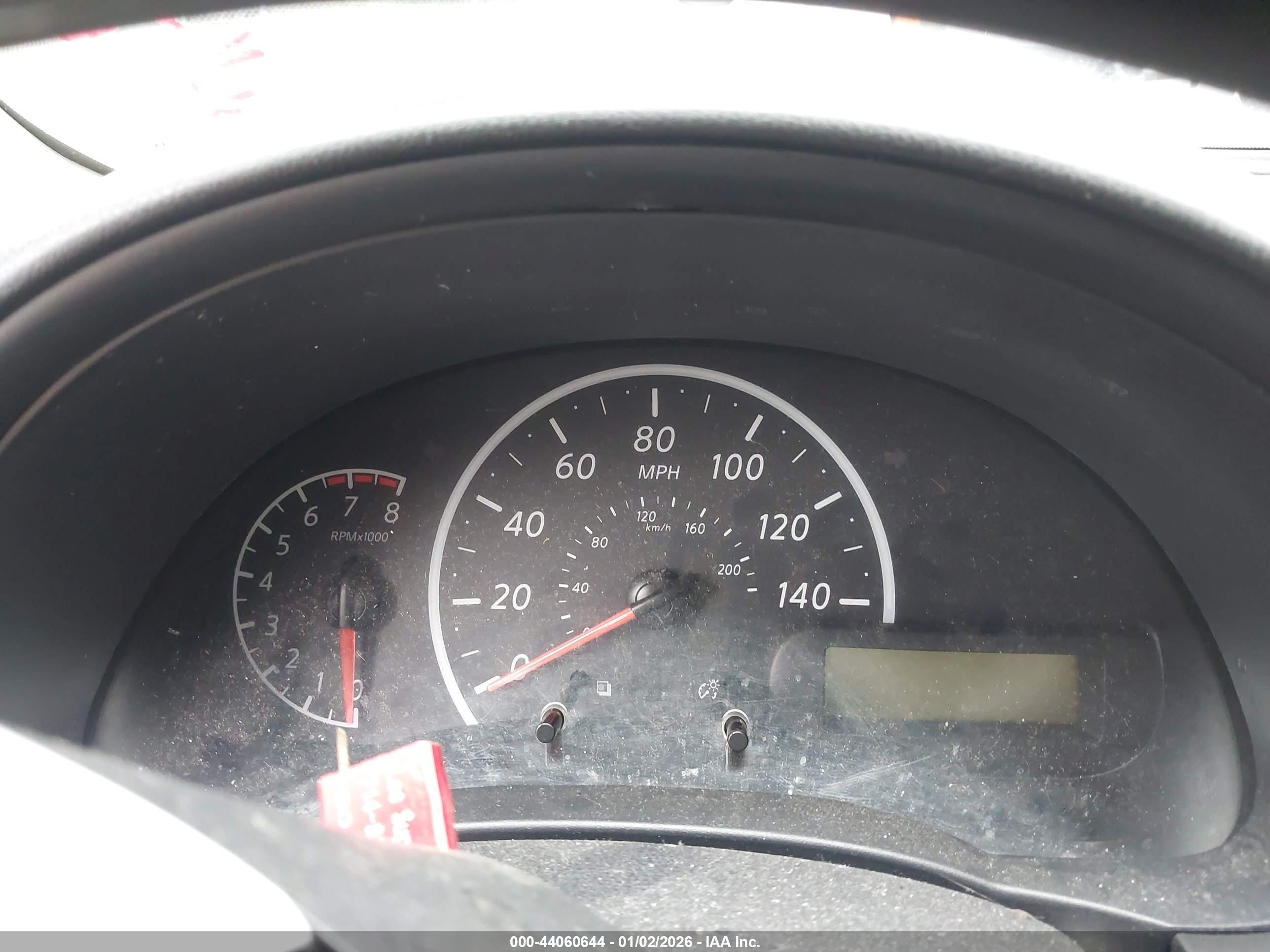 NISSAN VERSA image 7