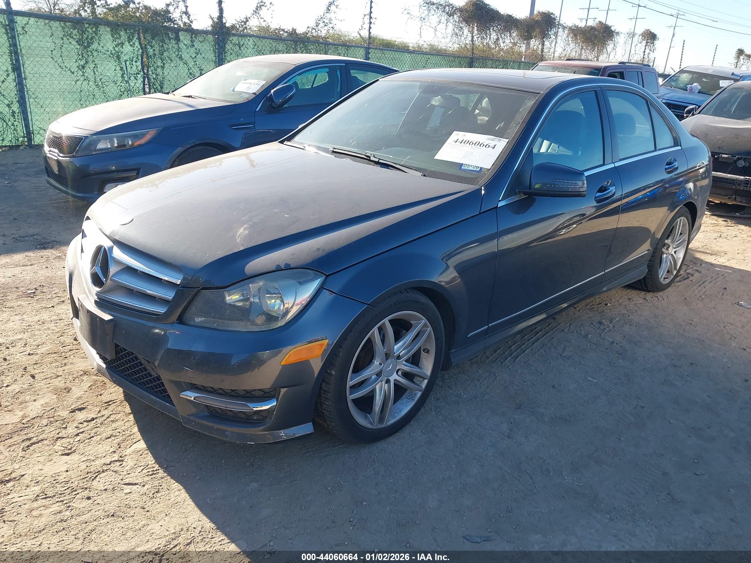 MERCEDES-BENZ C image 2