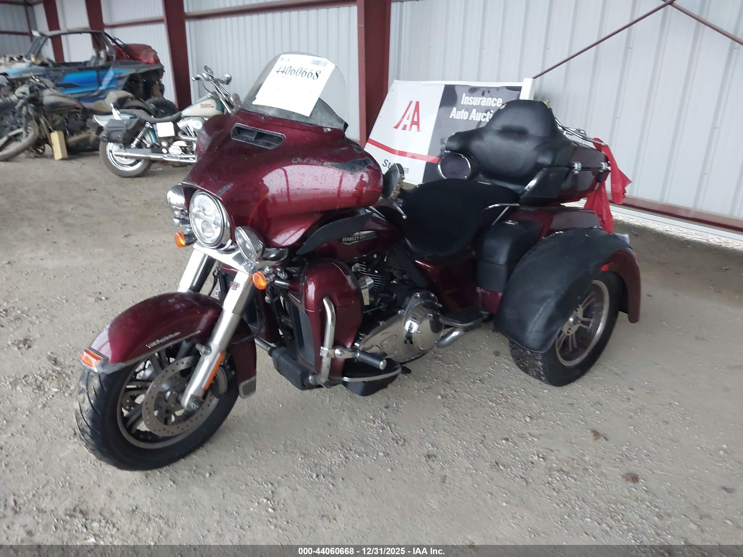 HARLEY-DAVIDSON FLHTCUTG image 2