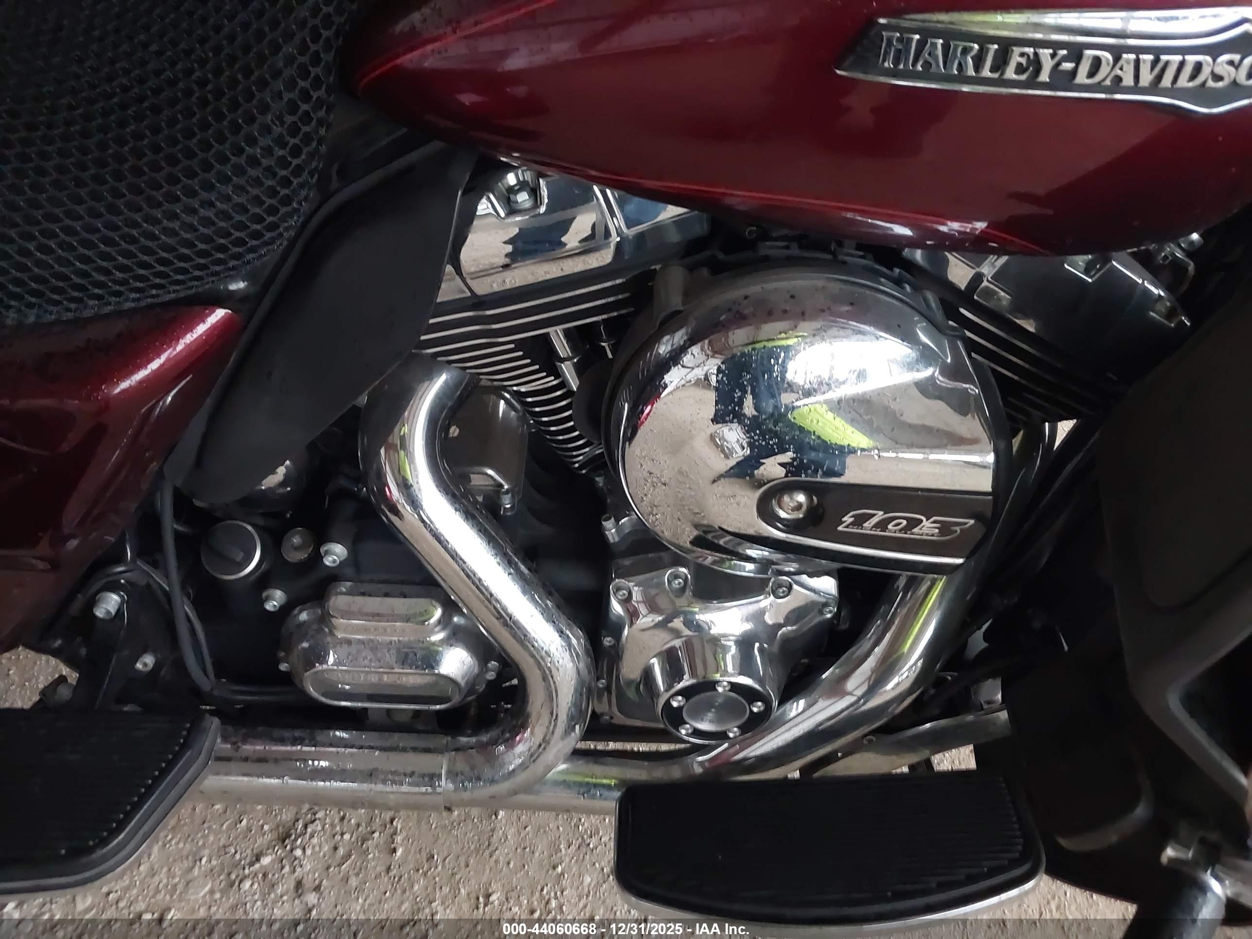 HARLEY-DAVIDSON FLHTCUTG image 8