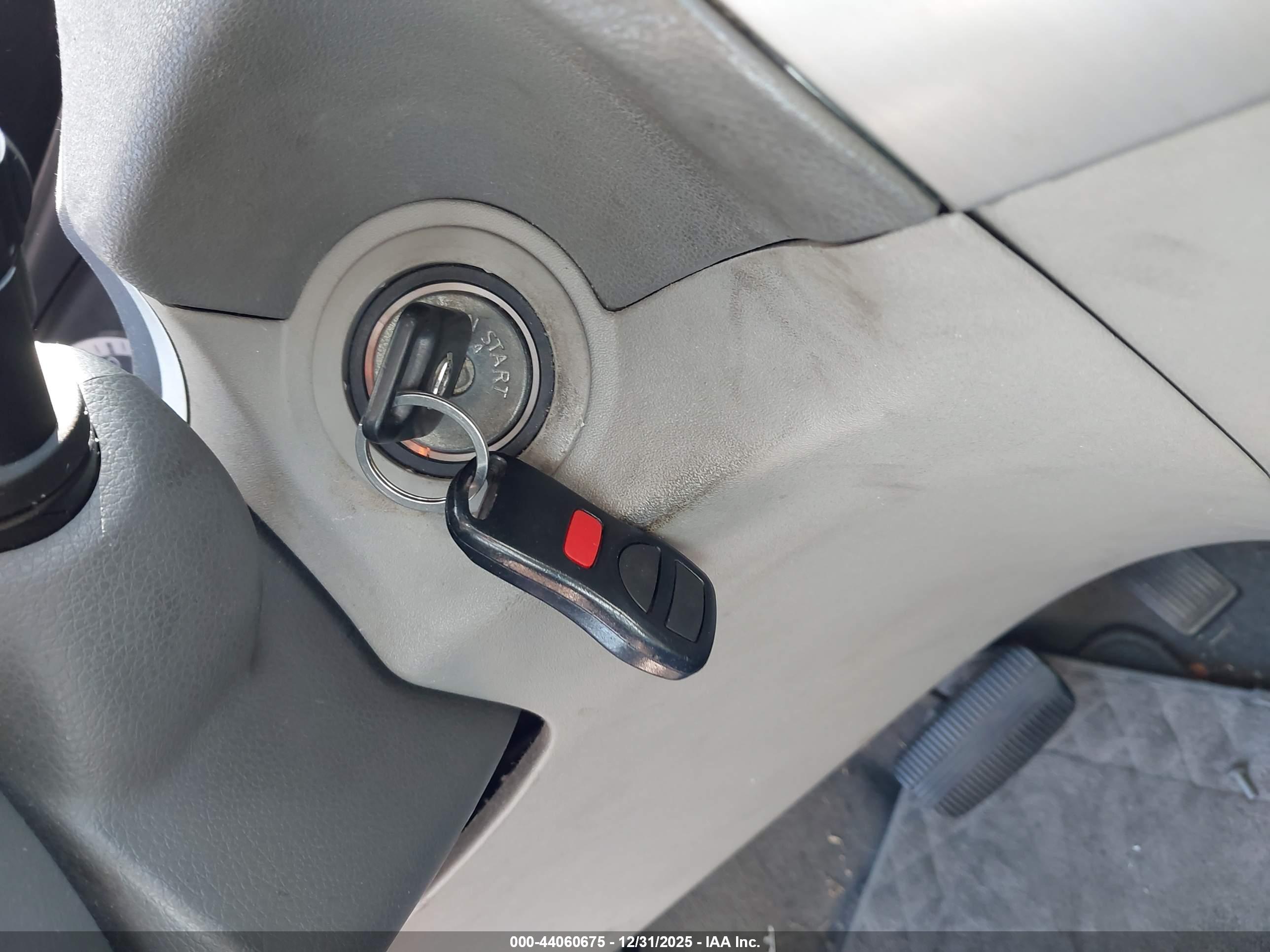 NISSAN QUEST image 11