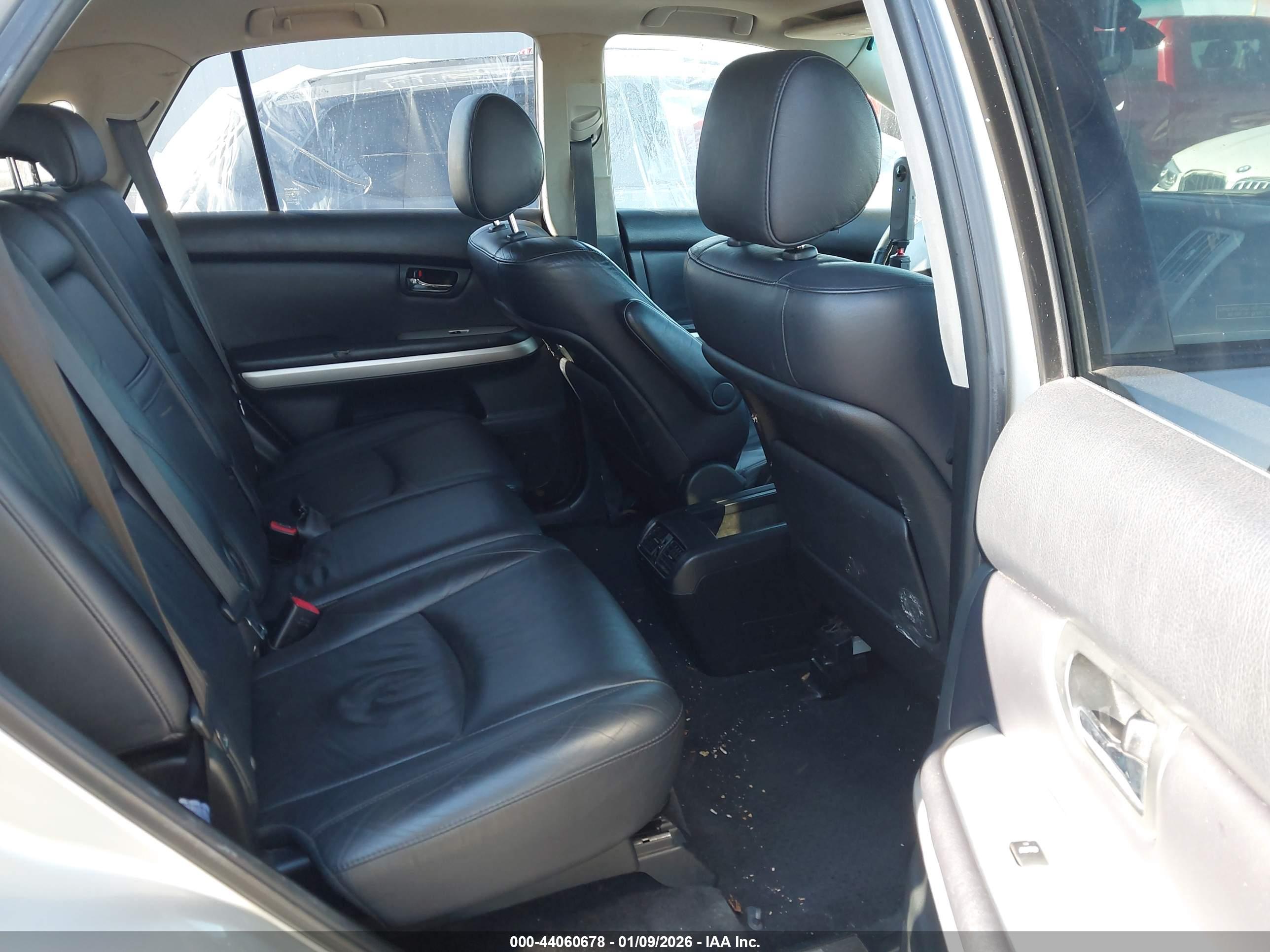 LEXUS RX image 8