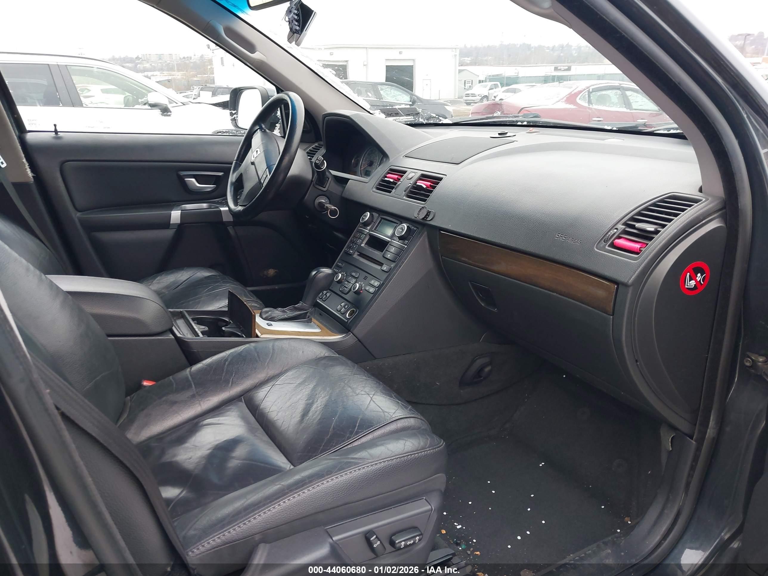 VOLVO XC90 image 5