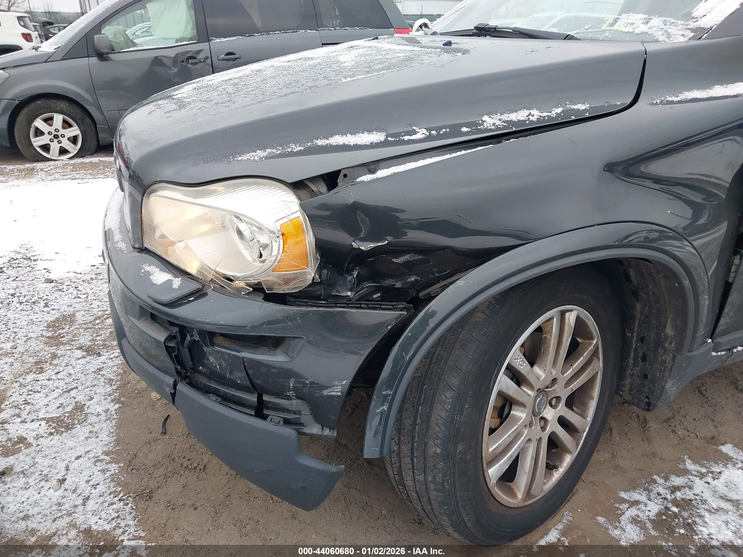 VOLVO XC90 image 6