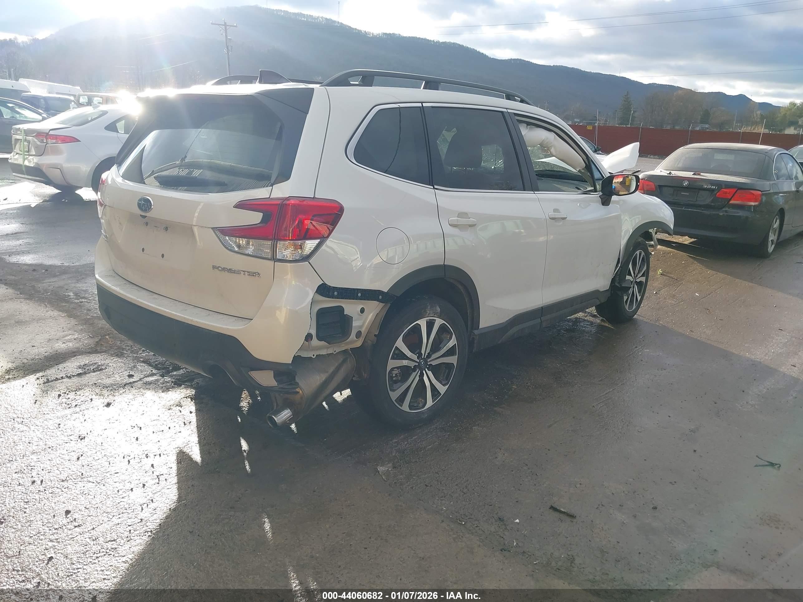 SUBARU FORESTER image 4