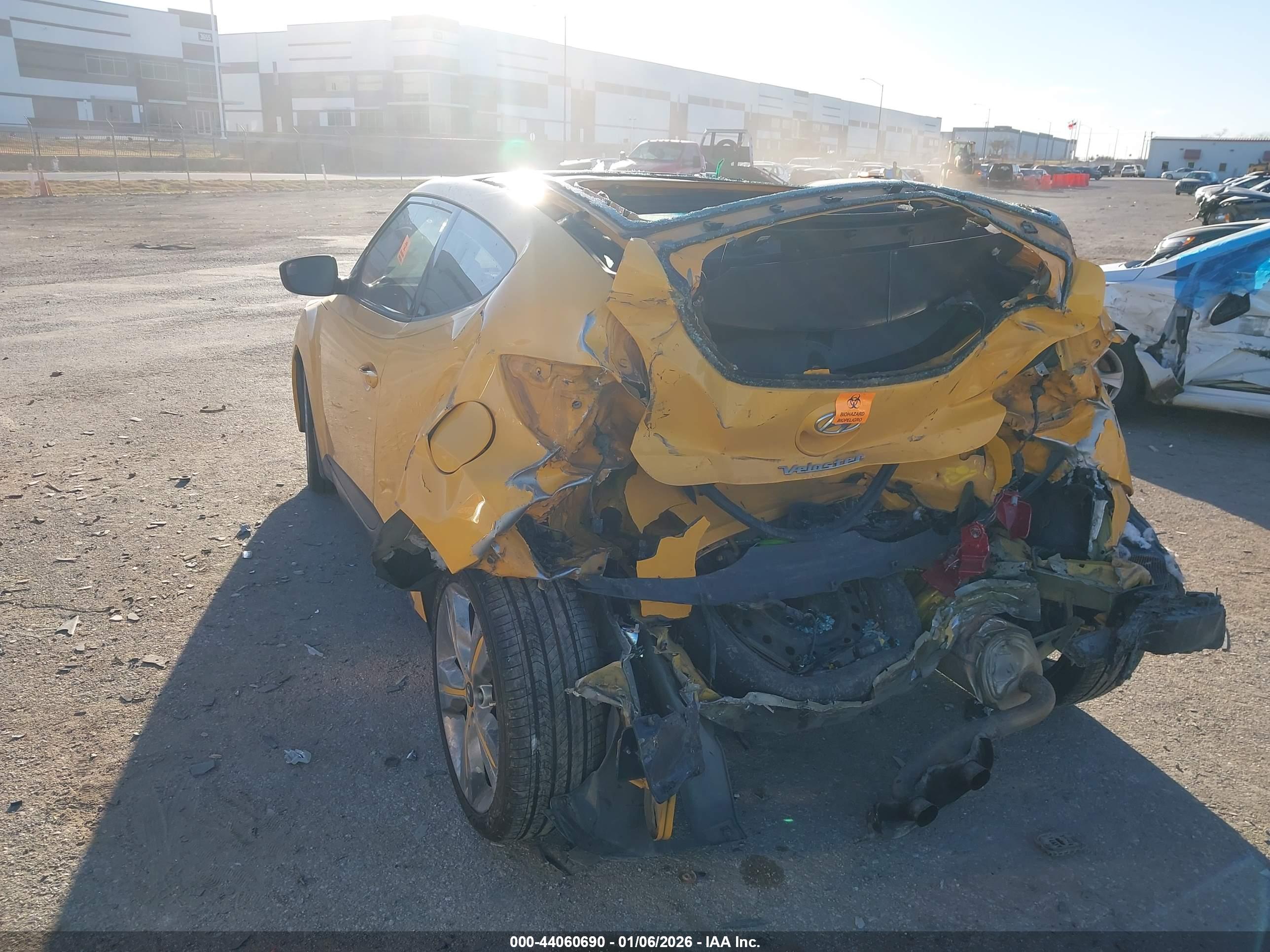 HYUNDAI VELOSTER image 3