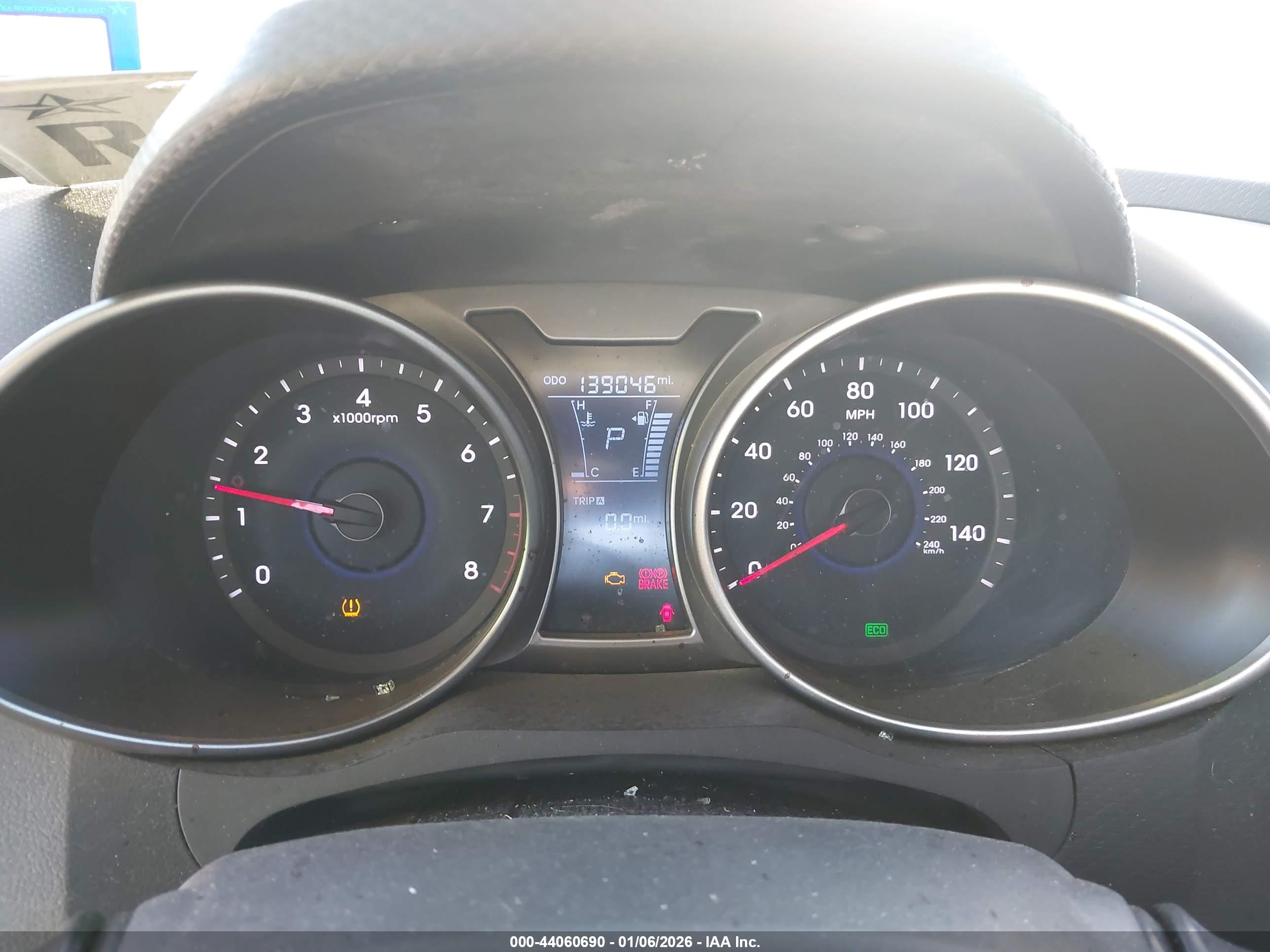 HYUNDAI VELOSTER image 7