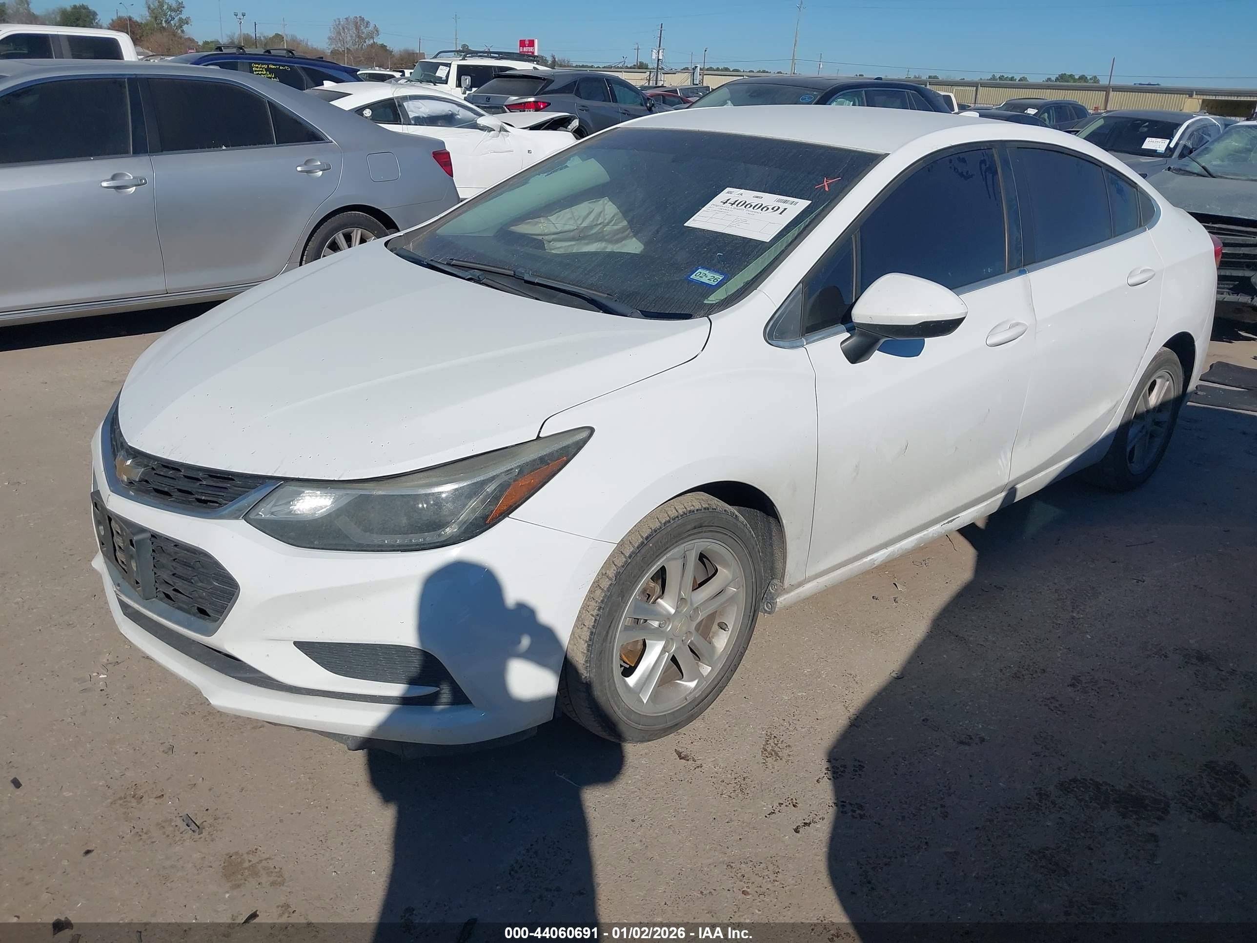 CHEVROLET CRUZE image 2