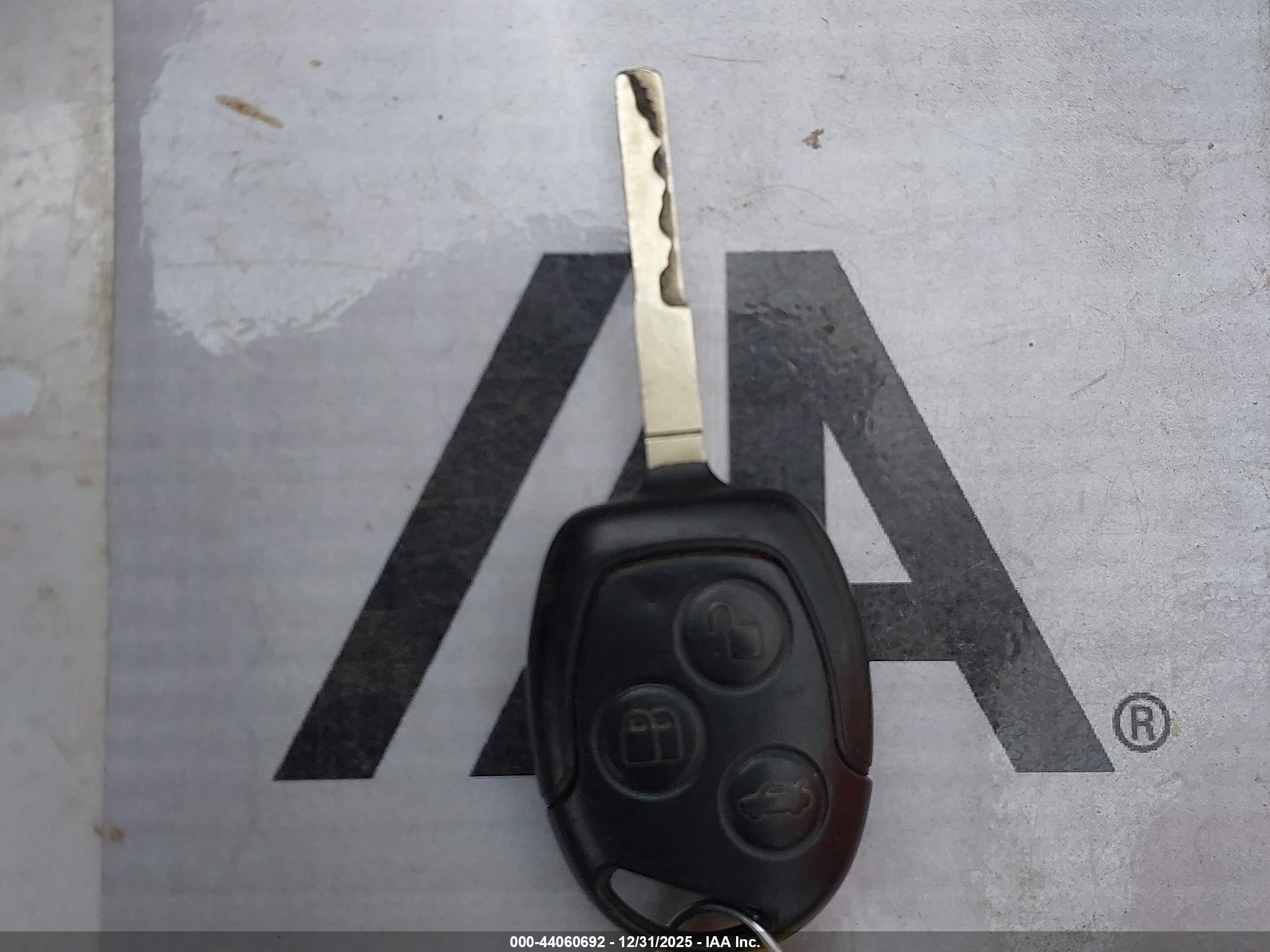 FORD FIESTA image 11