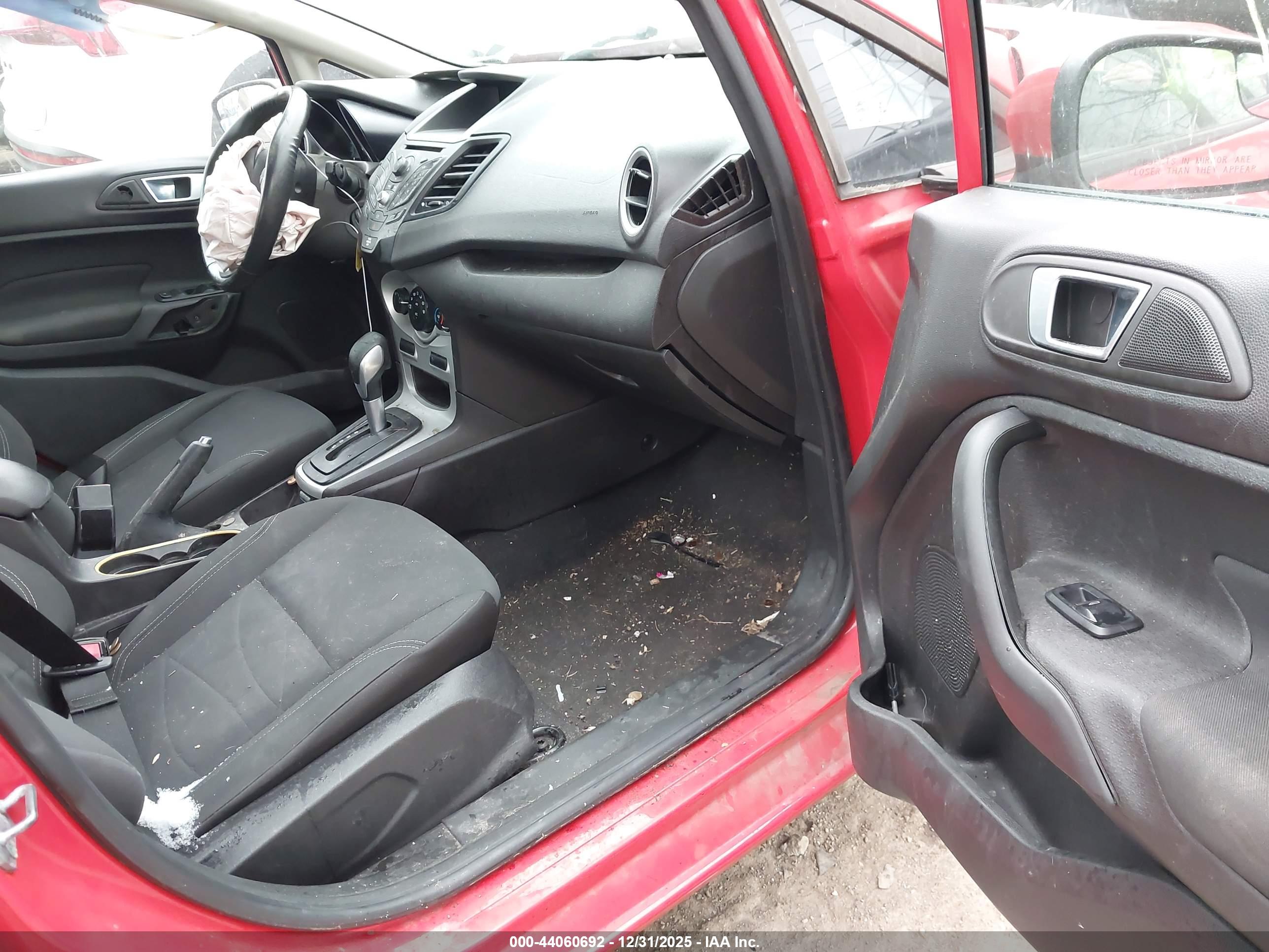 FORD FIESTA image 5