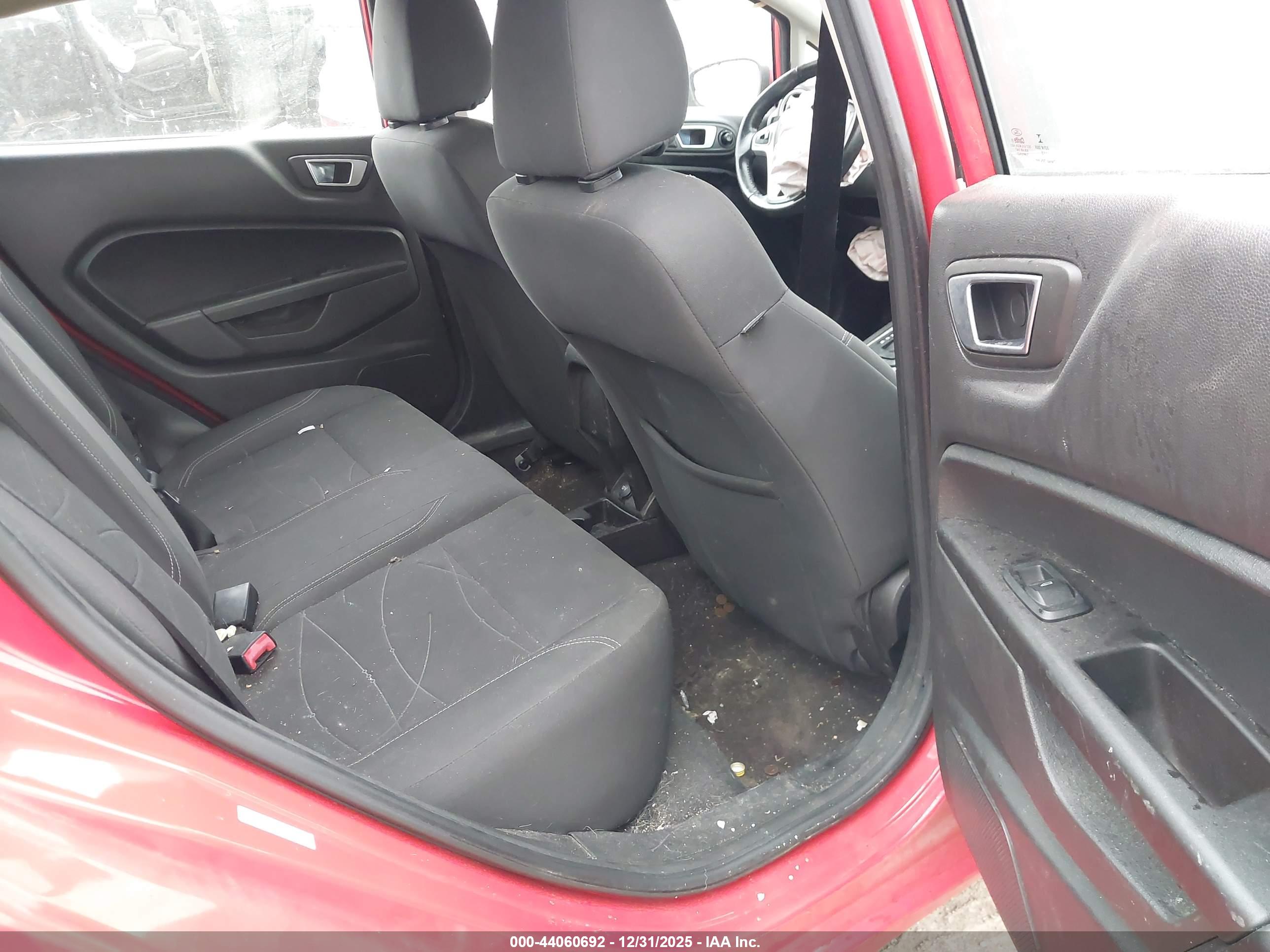 FORD FIESTA image 8