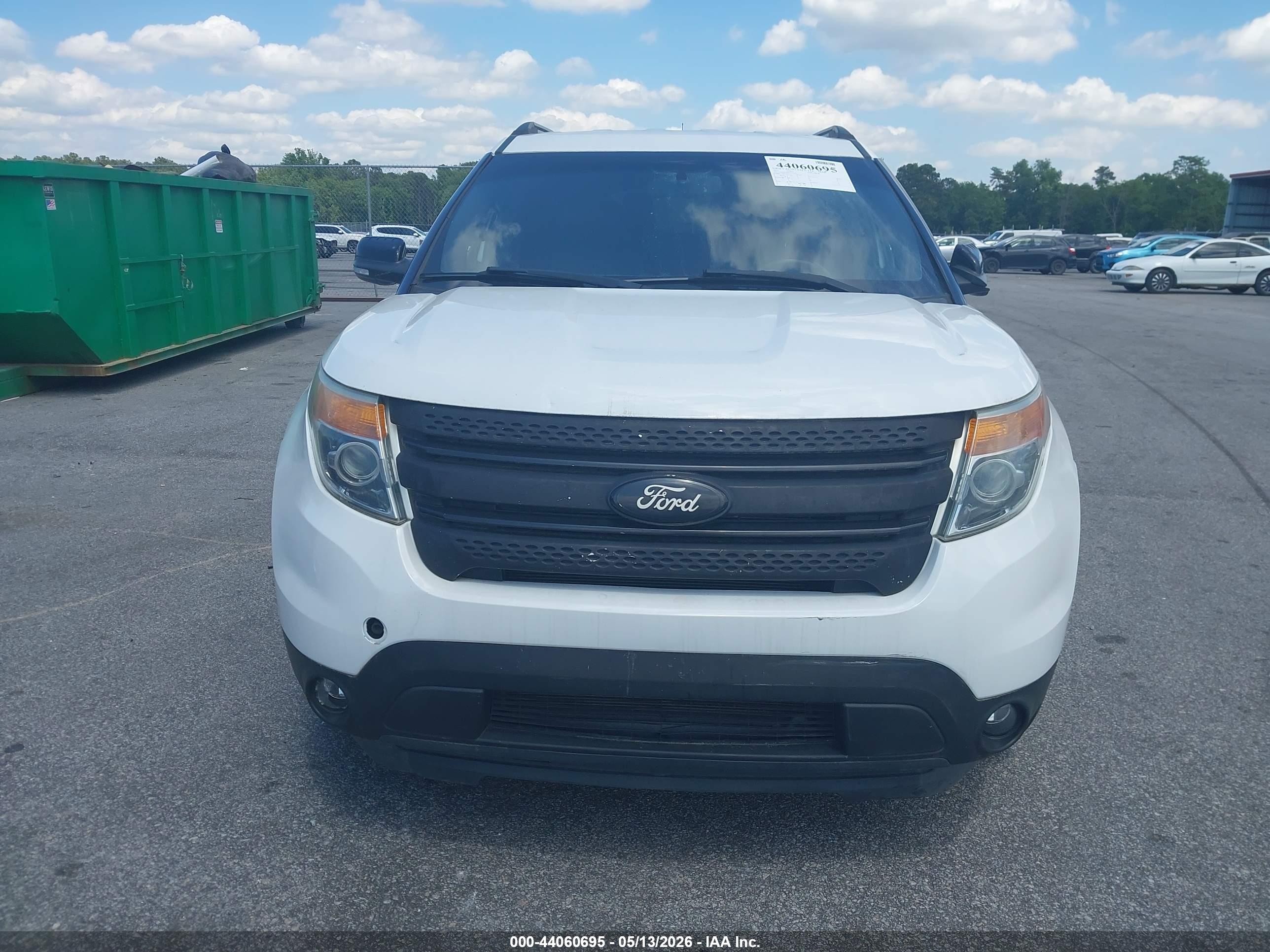 FORD EXPLORER image 6