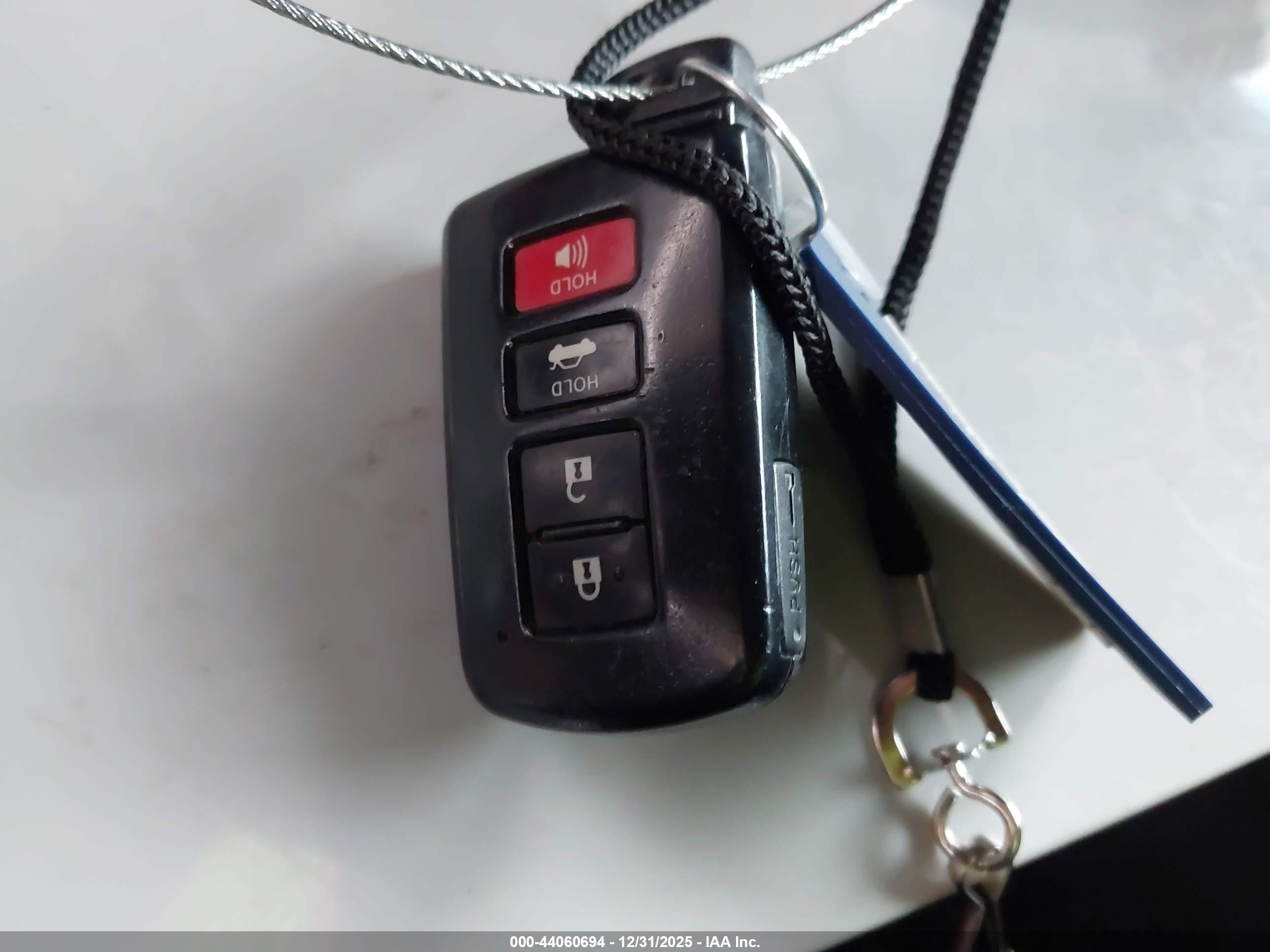 TOYOTA CAMRY image 11