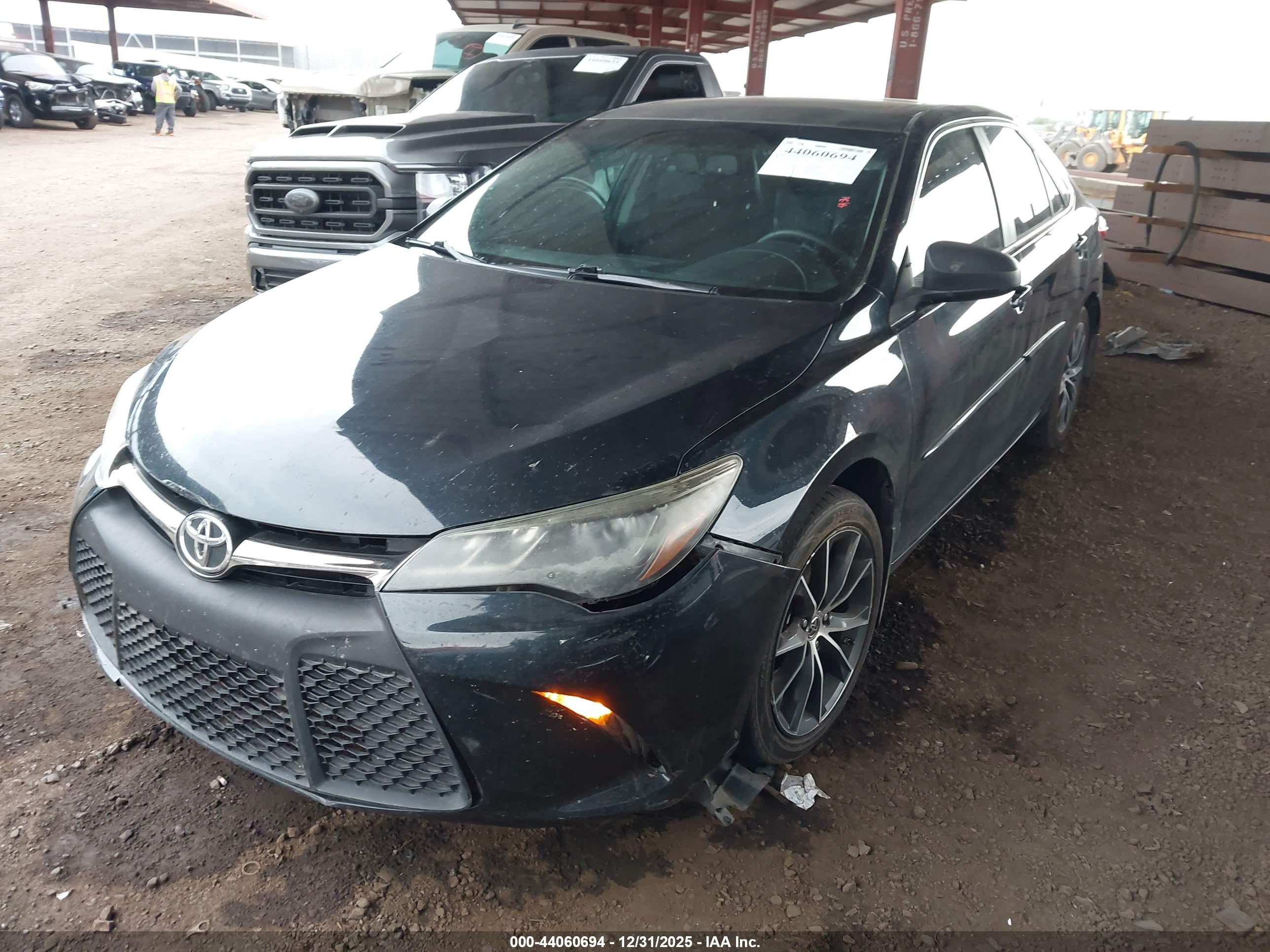 TOYOTA CAMRY image 2