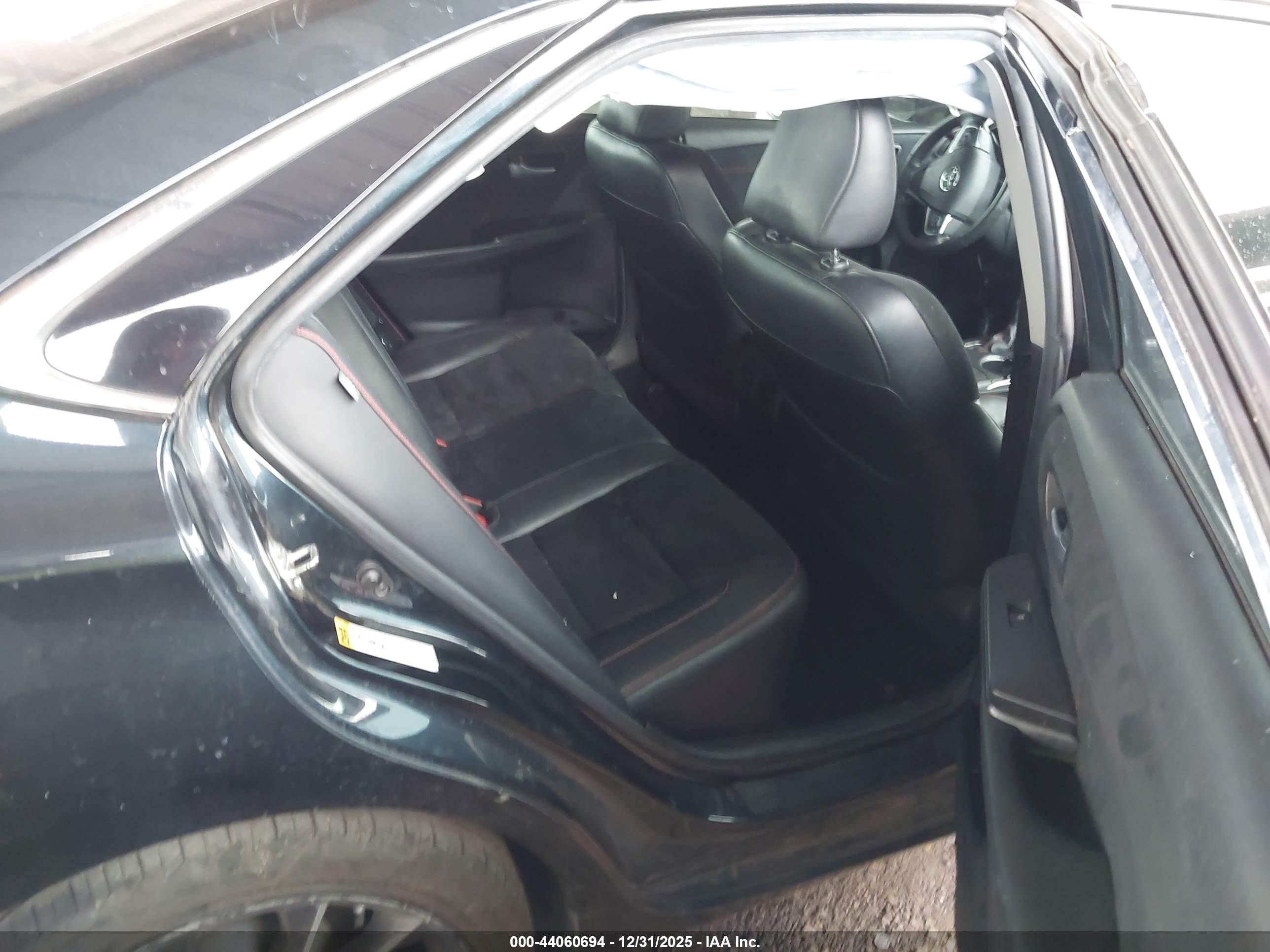 TOYOTA CAMRY image 8