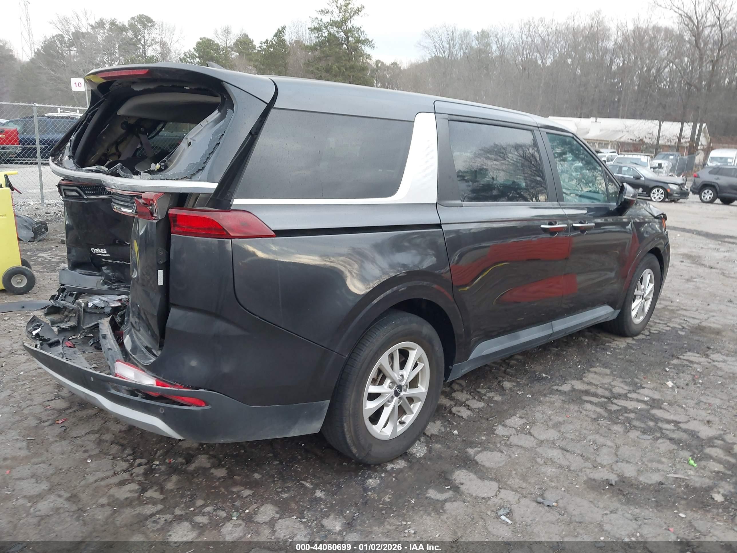 KIA CARNIVAL image 4