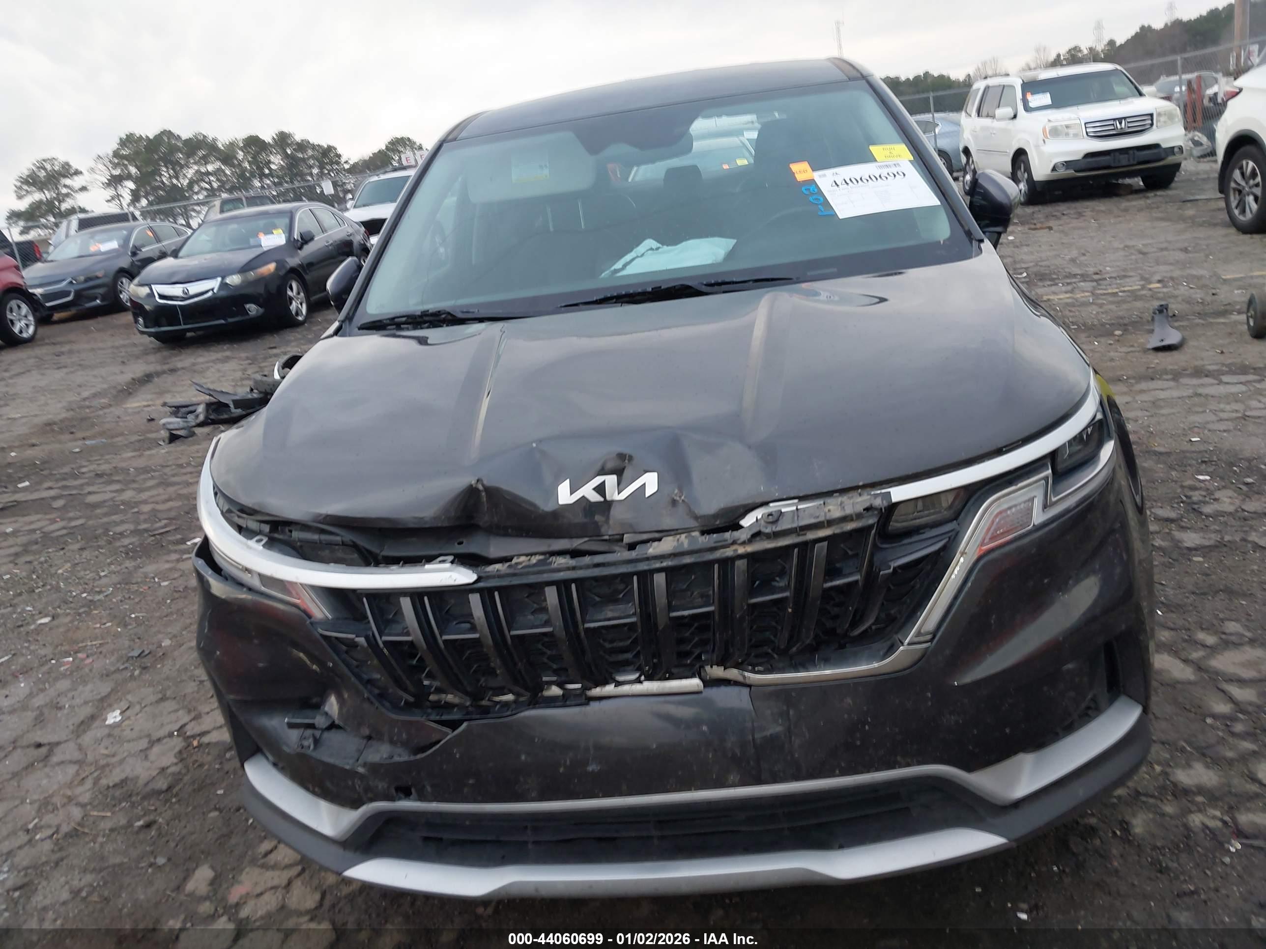 KIA CARNIVAL image 6
