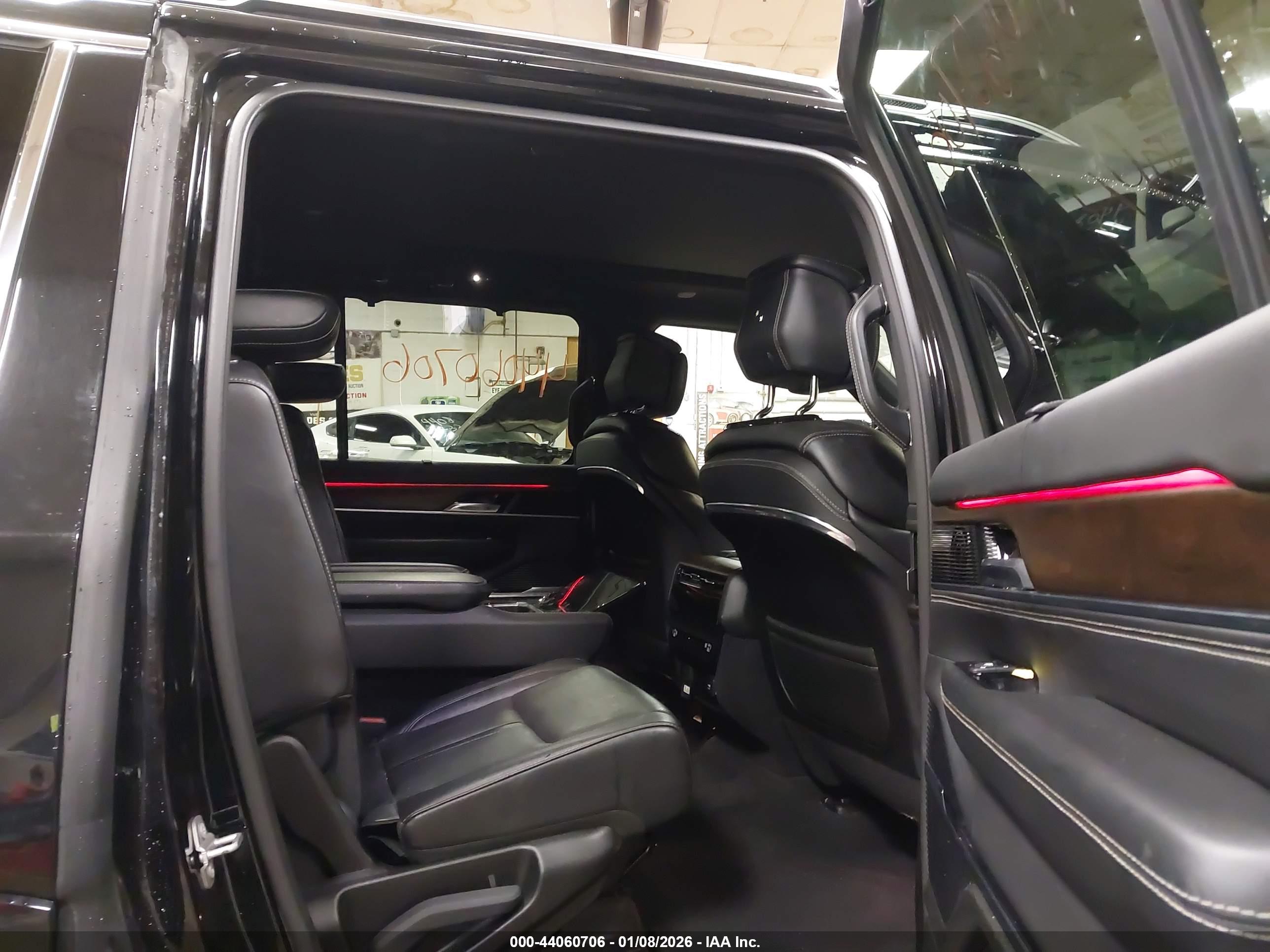 JEEP GRAND image 8
