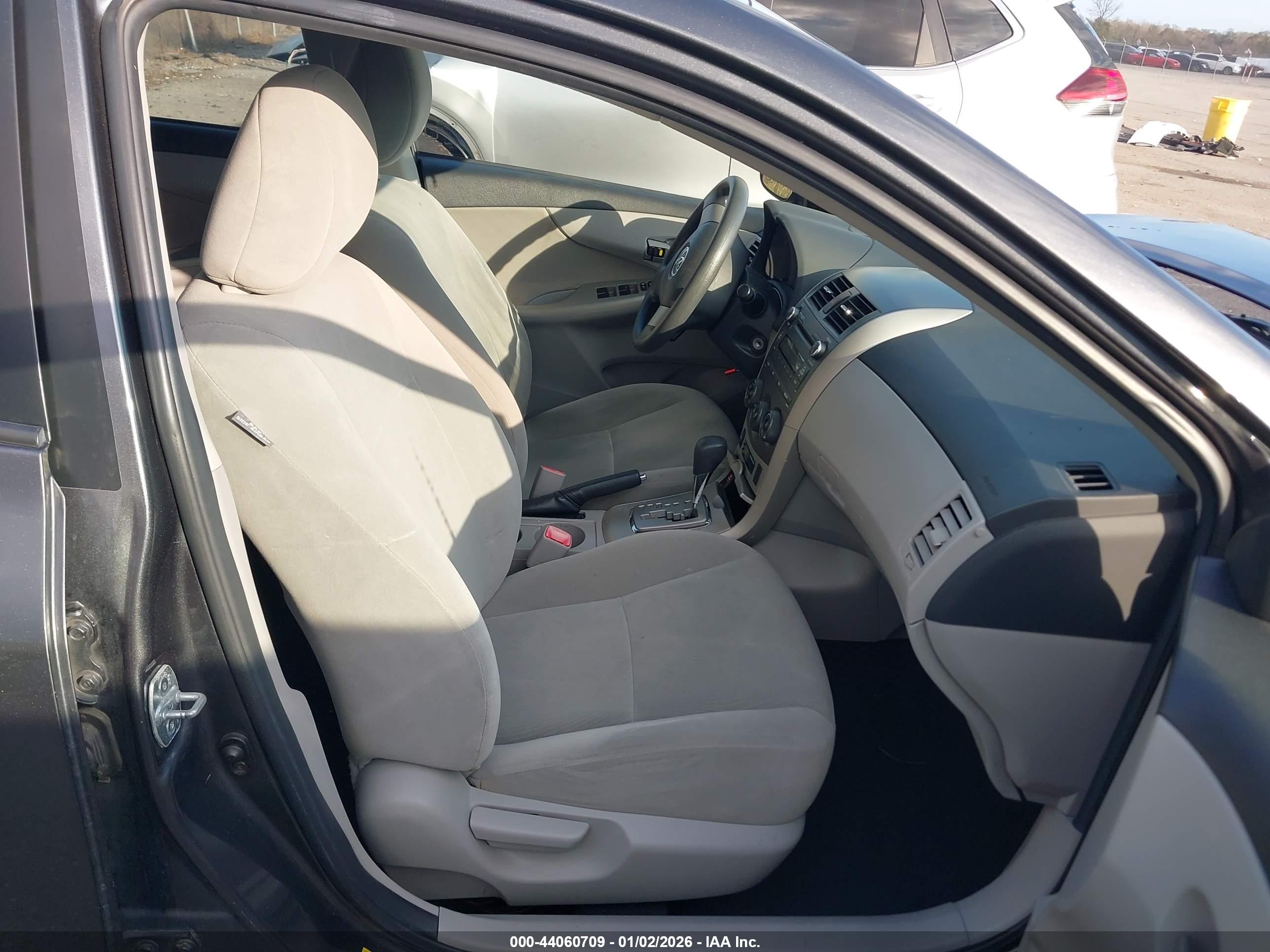 TOYOTA COROLLA image 5