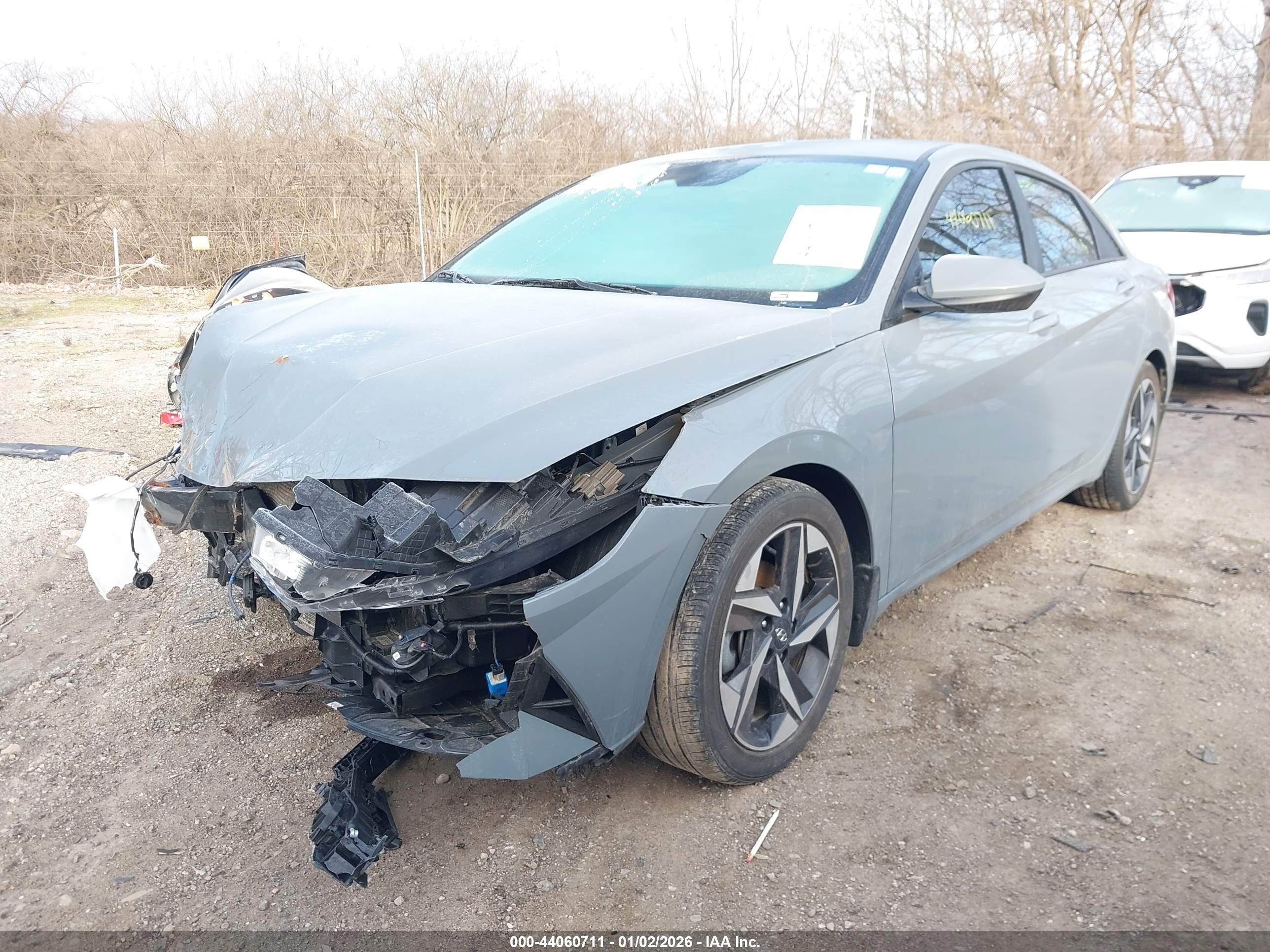 HYUNDAI ELANTRA image 6