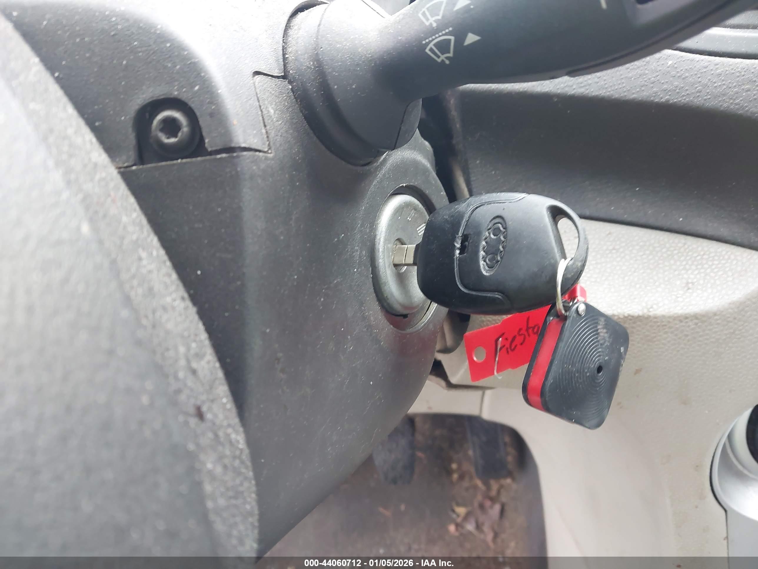 FORD FIESTA image 11