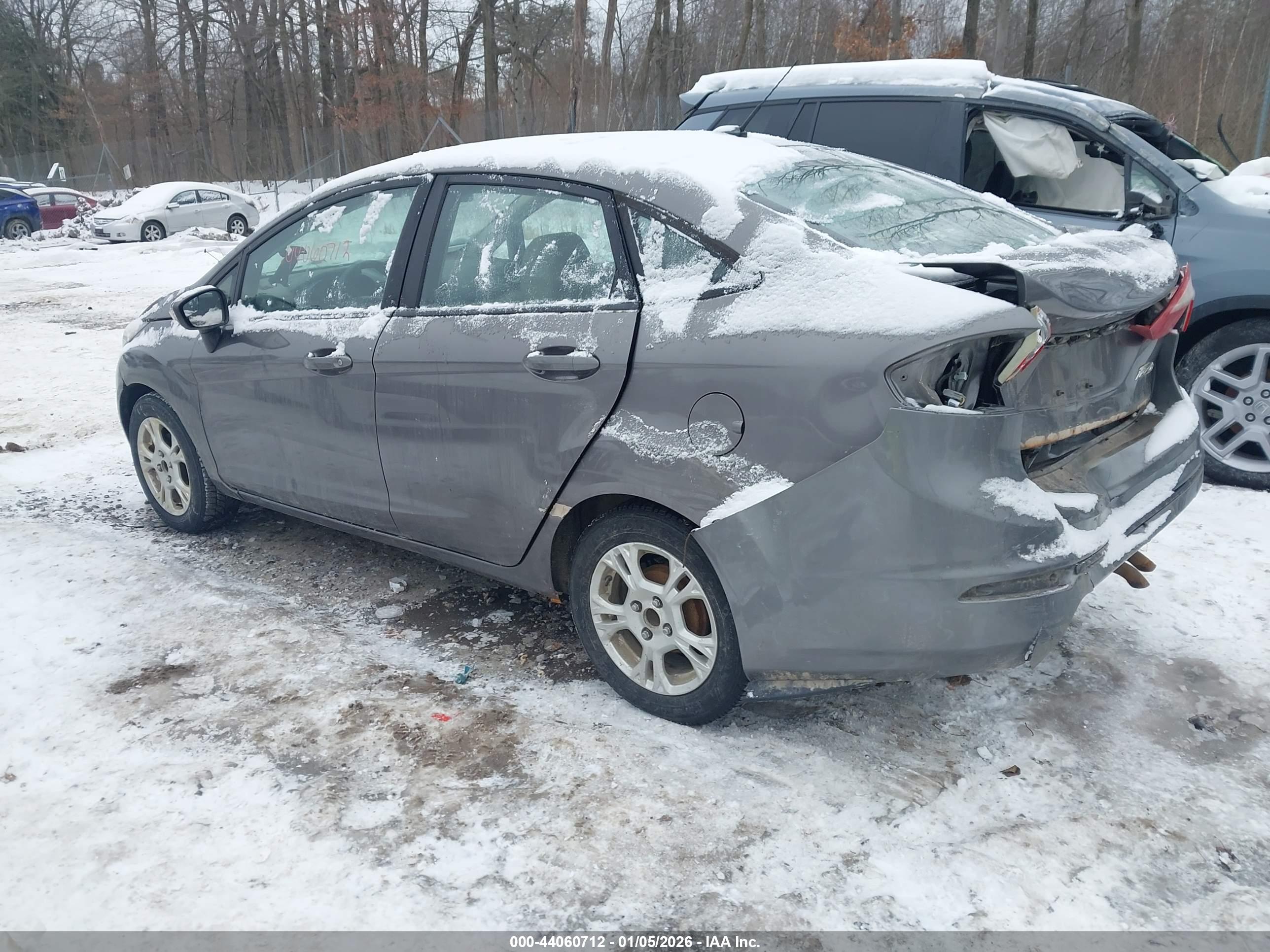 FORD FIESTA image 3